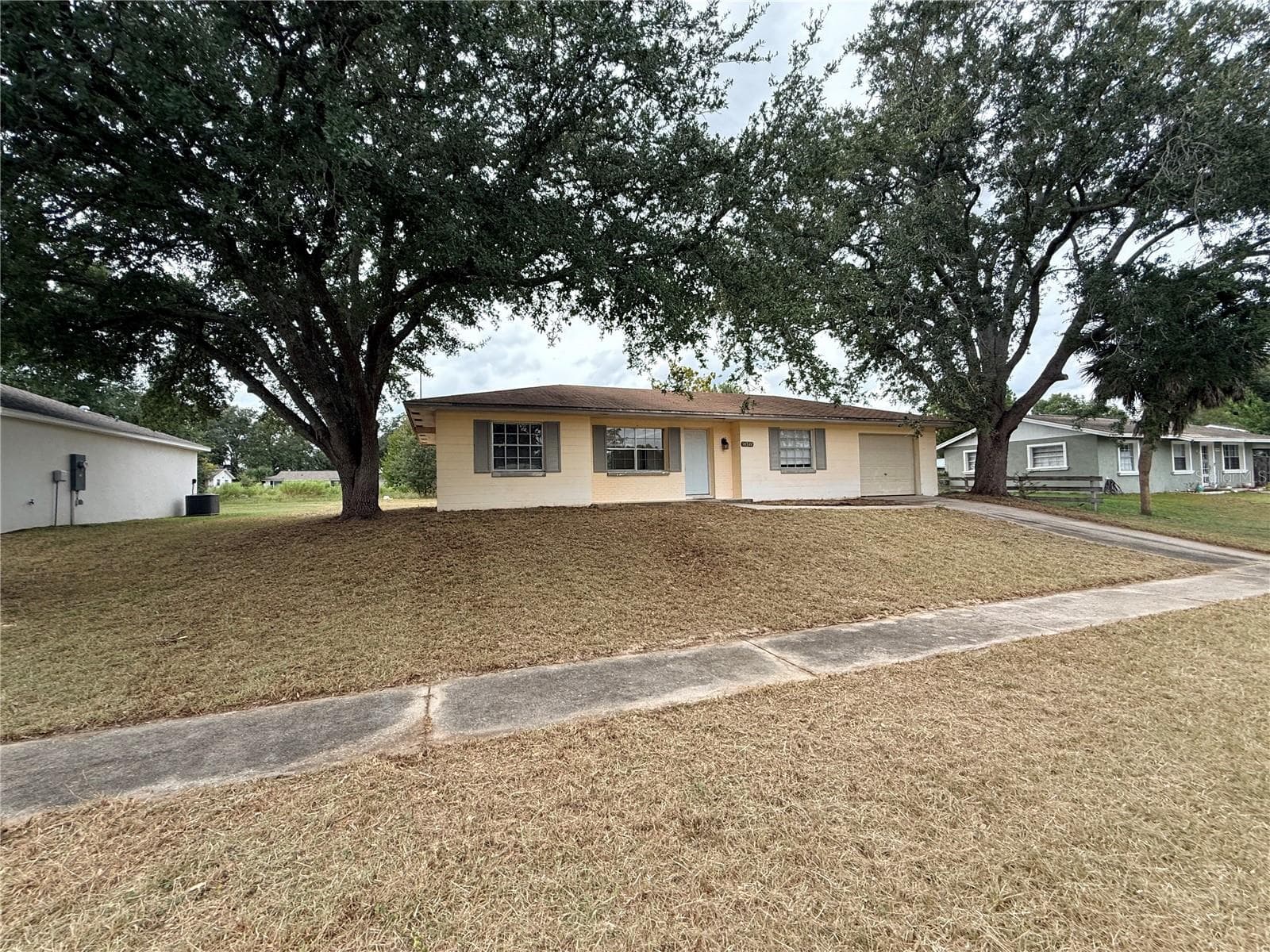 Single Family Residence at 14922 SW 38TH CIR, OCALA, photo 2 of 17