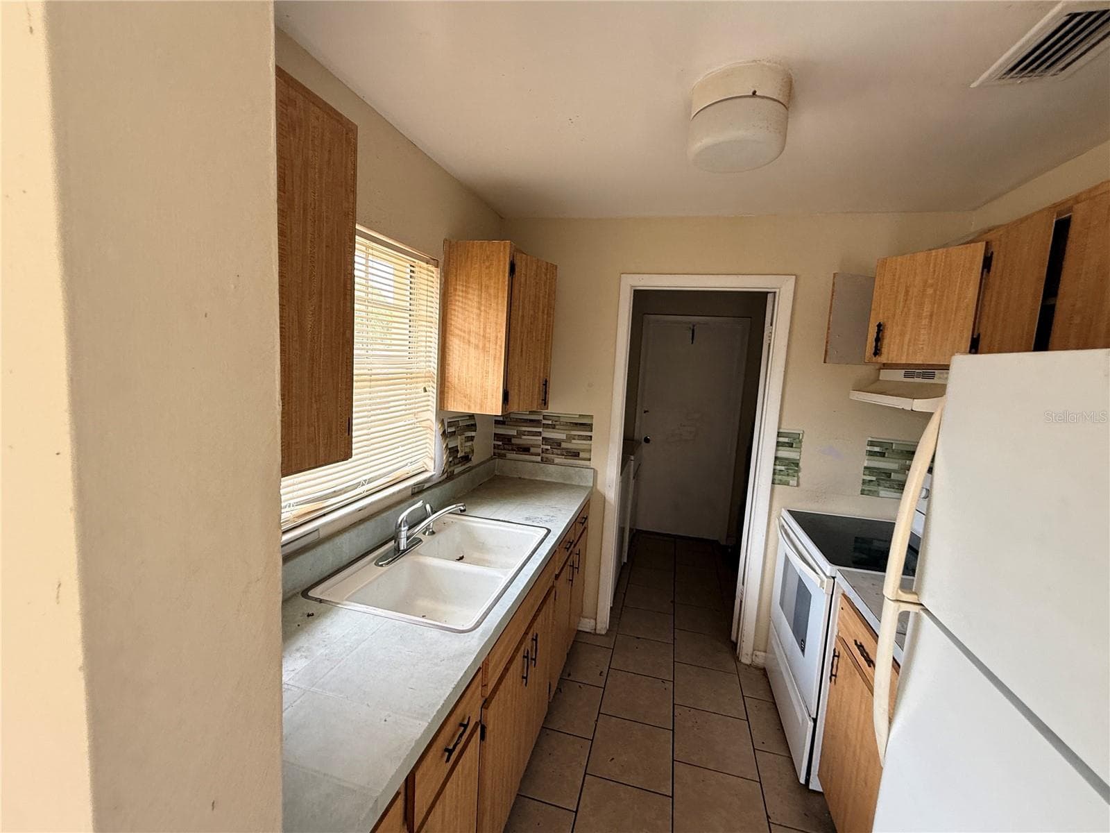 Single Family Residence at 14922 SW 38TH CIR, OCALA, photo 11 of 17