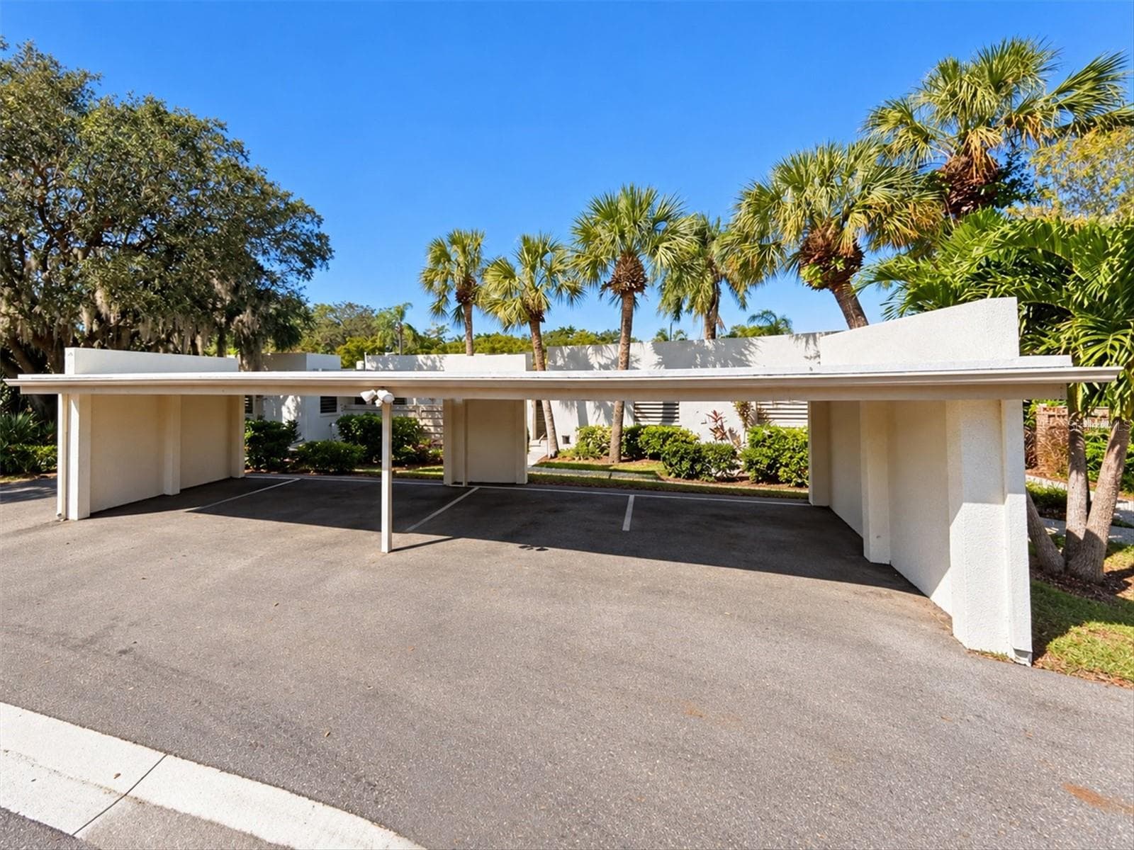 Carport #7 - 753 OAKVIEW DR, BRADENTON