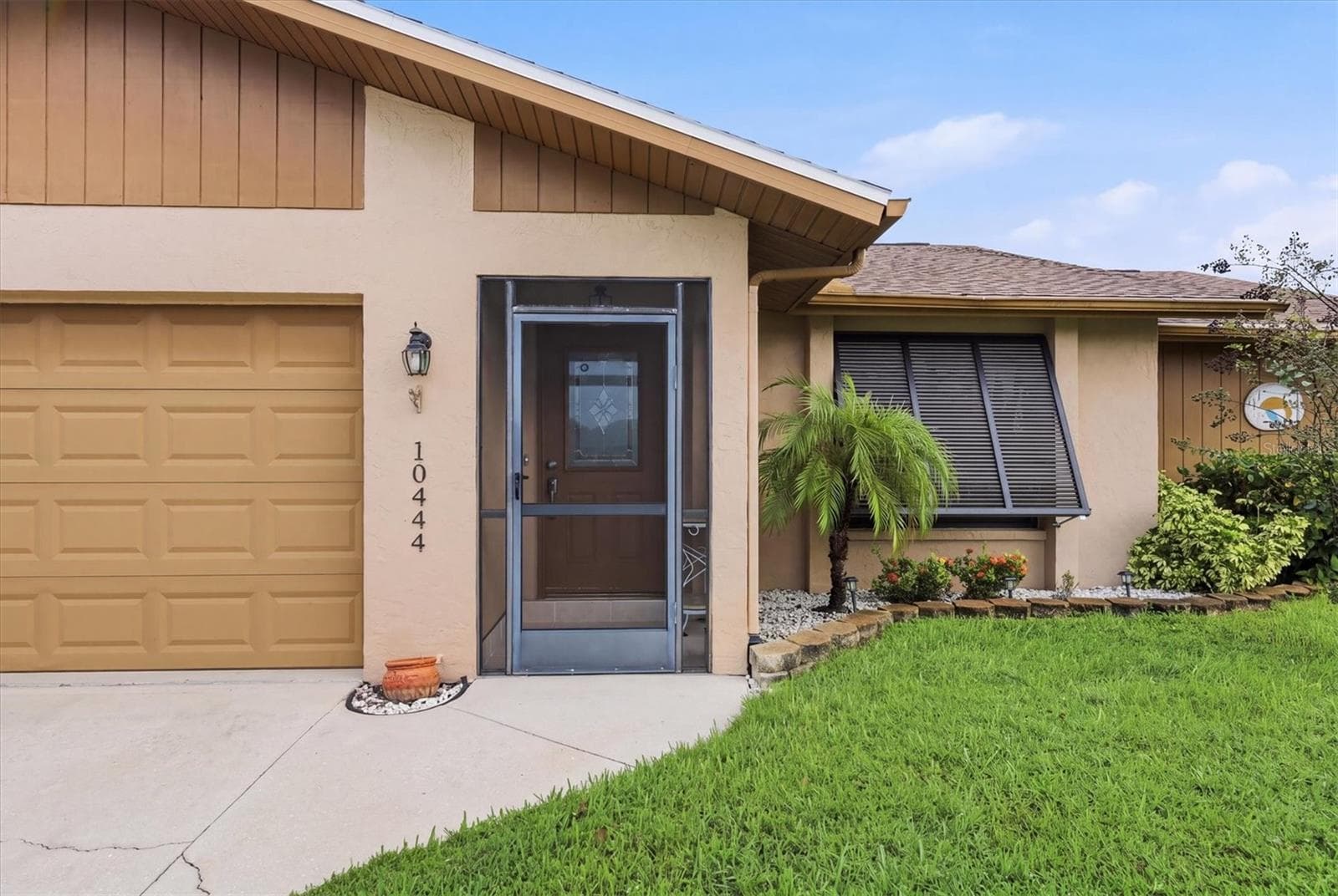 Single Family Residence at 10444 GULFSTREAM BLVD, ENGLEWOOD, photo 2 of 44