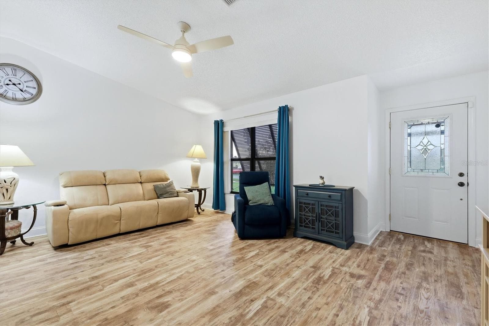 Single Family Residence at 10444 GULFSTREAM BLVD, ENGLEWOOD, photo 4 of 44