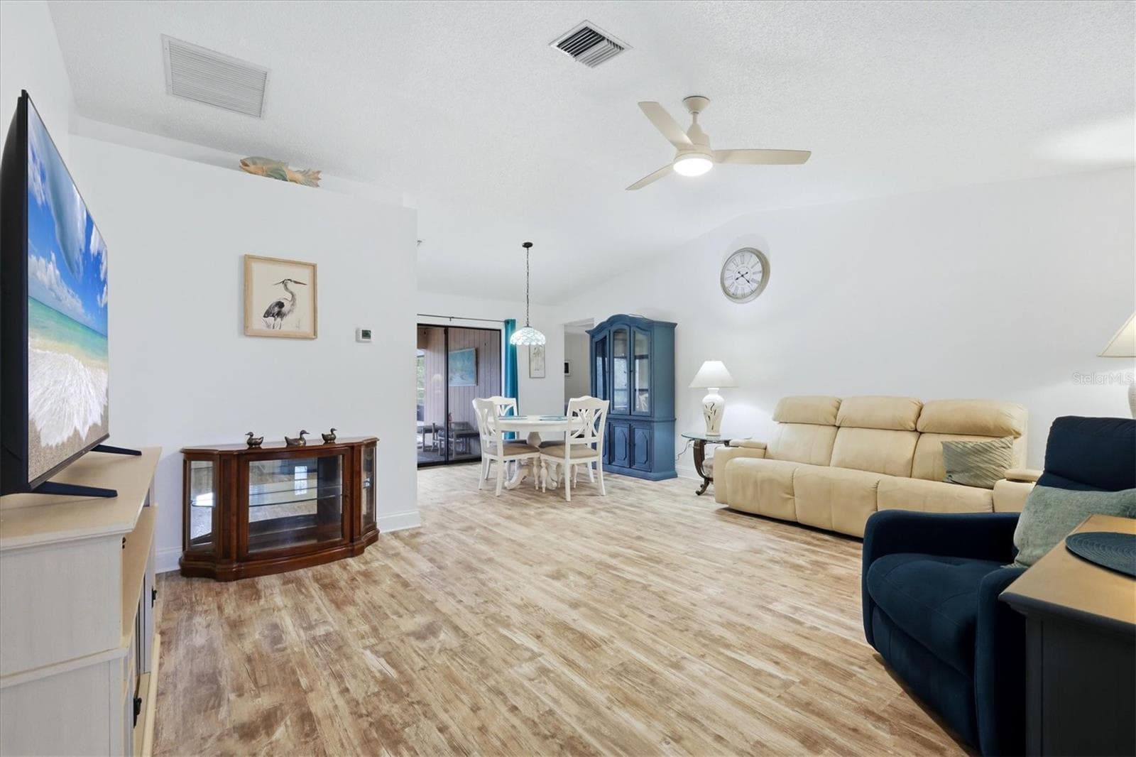 Single Family Residence at 10444 GULFSTREAM BLVD, ENGLEWOOD, photo 5 of 44