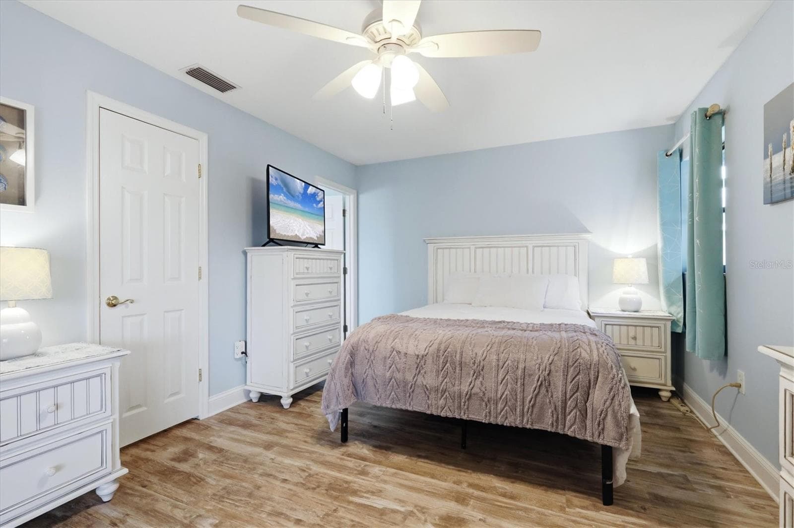 Single Family Residence at 10444 GULFSTREAM BLVD, ENGLEWOOD, photo 18 of 44