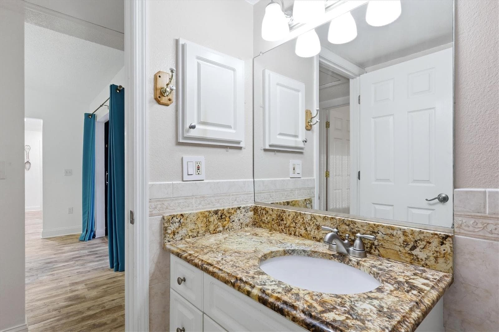 Single Family Residence at 10444 GULFSTREAM BLVD, ENGLEWOOD, photo 31 of 44