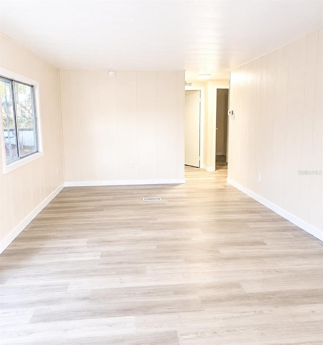 Manufactured Home at 9330 SALISBURY DR, BROOKSVILLE, photo 7 of 27