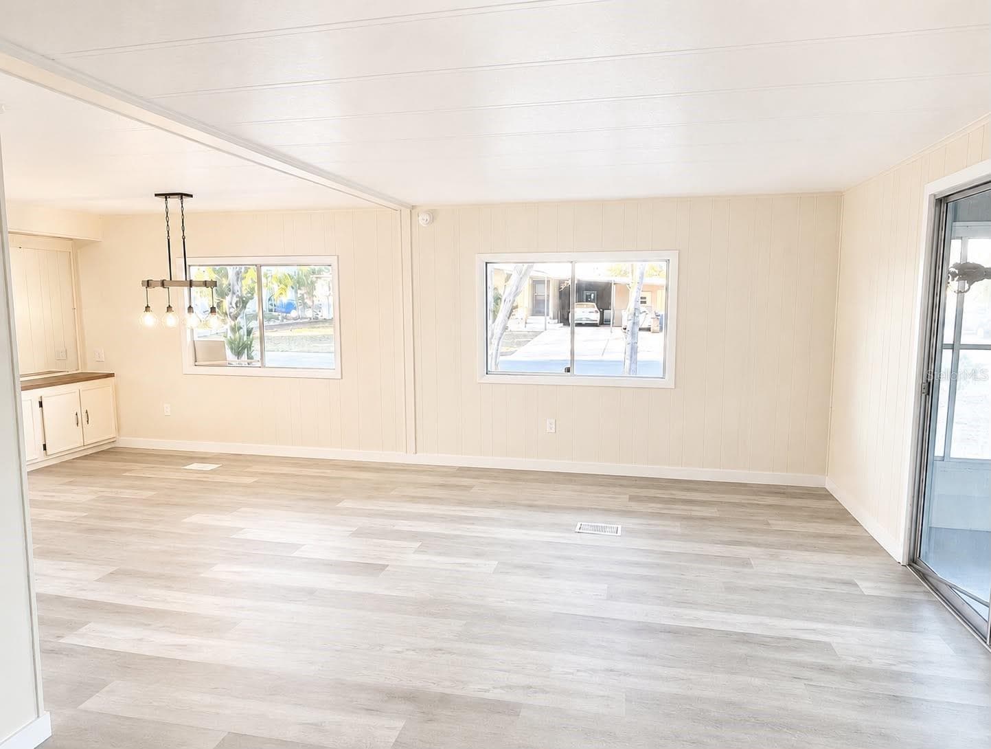 Manufactured Home at 9330 SALISBURY DR, BROOKSVILLE, photo 8 of 27