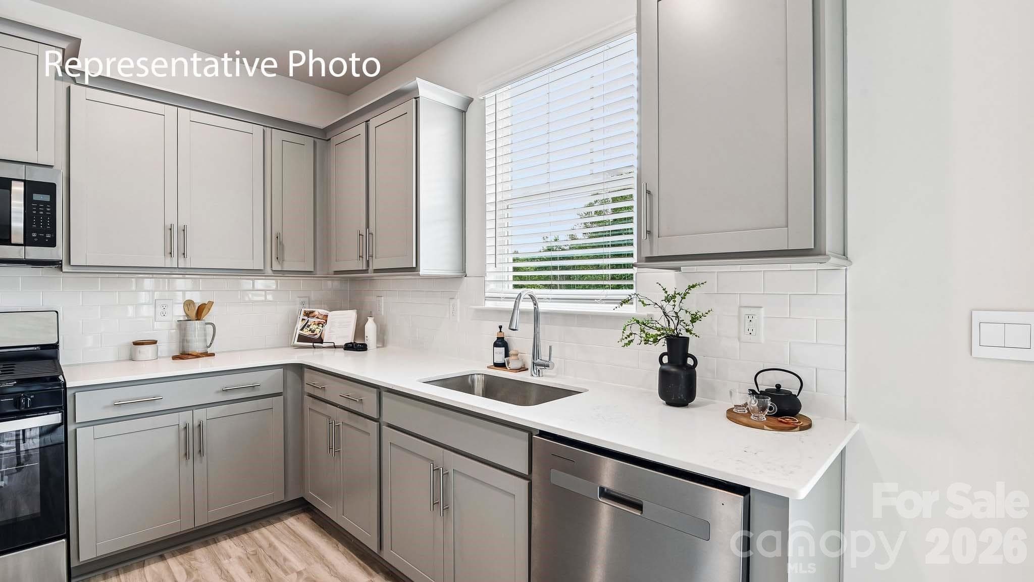 Single Family Residence at 3700 Shortleaf Street, Gastonia, photo 7 of 31