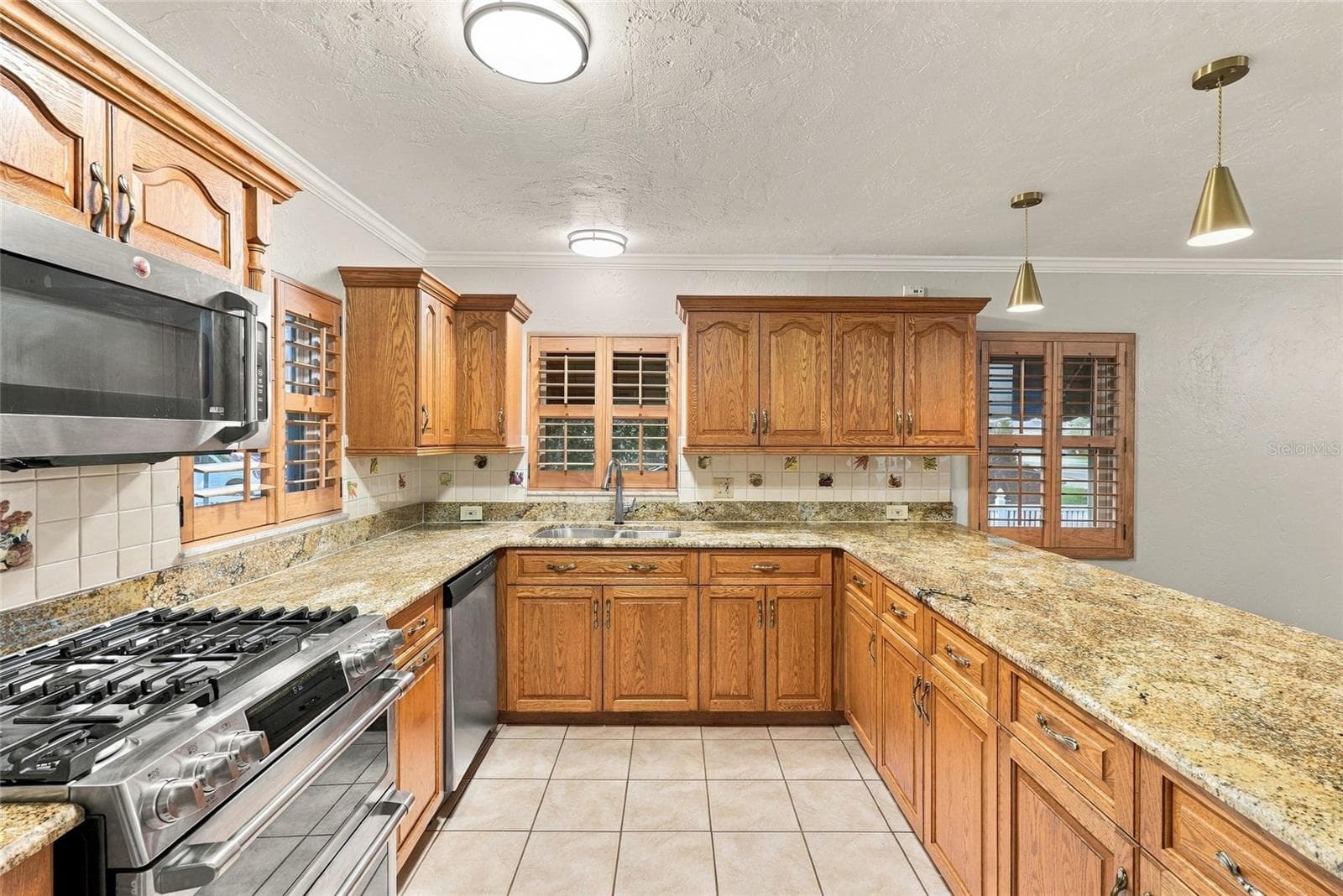 Single Family Residence at 1146 30TH AVE N, ST PETERSBURG, photo 12 of 51