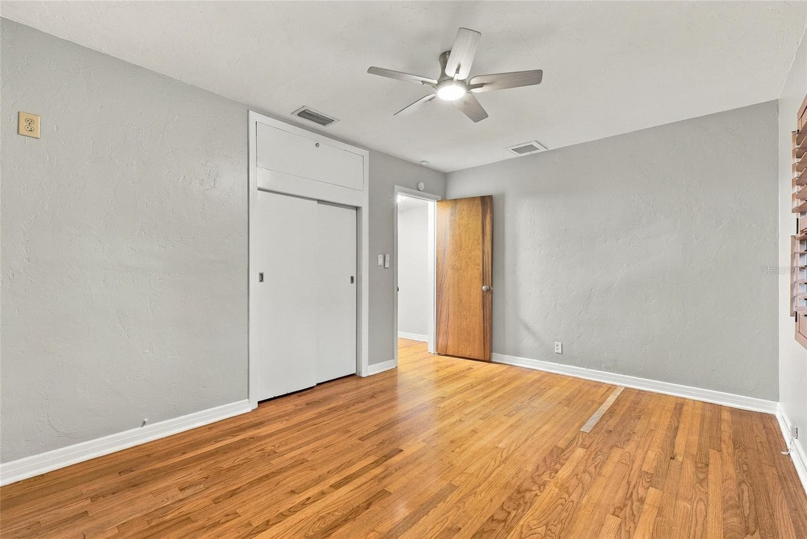 Single Family Residence at 1146 30TH AVE N, ST PETERSBURG, photo 34 of 51