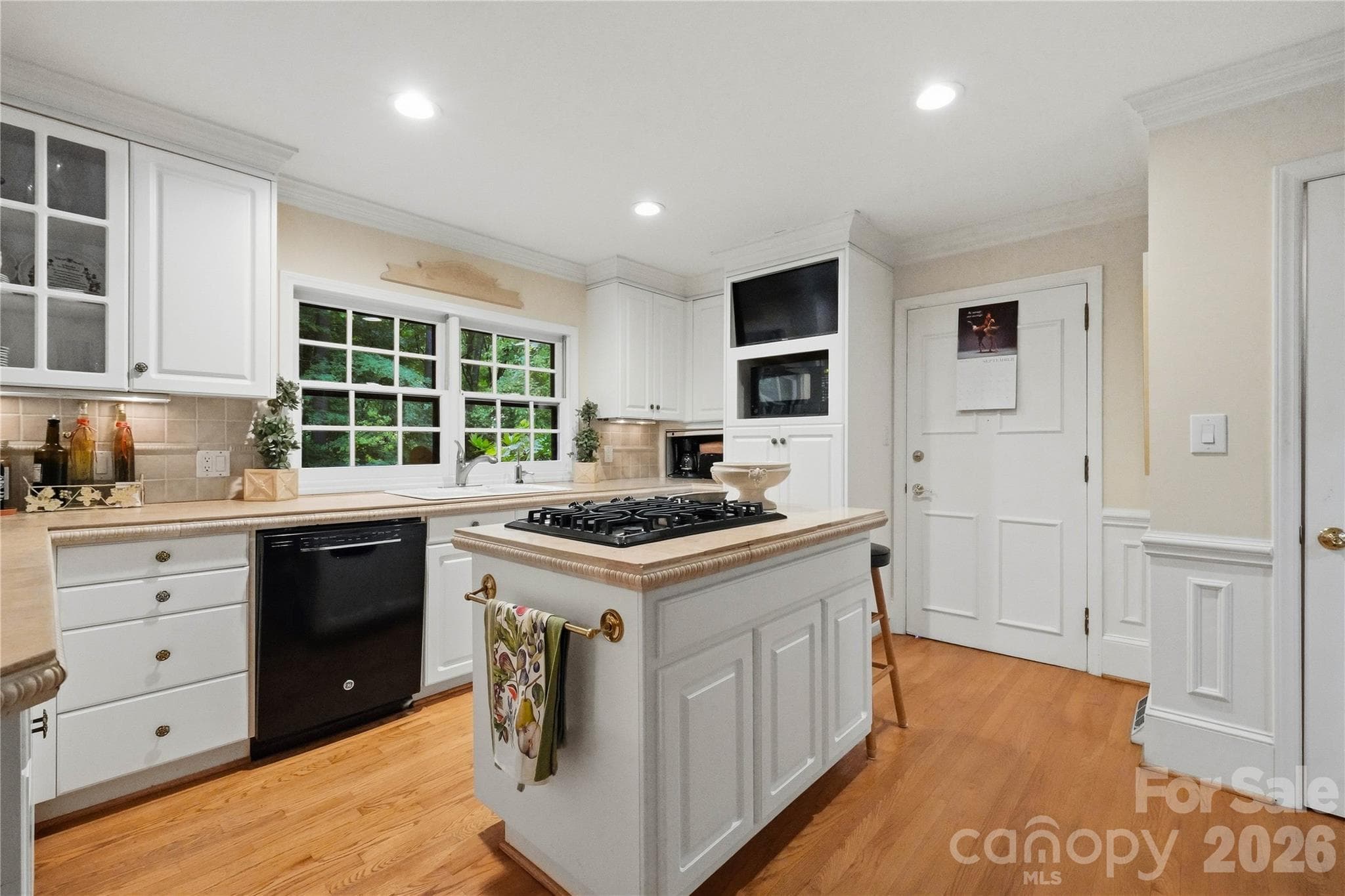 Single Family Residence at 7600 Park Road, Charlotte, photo 10 of 45