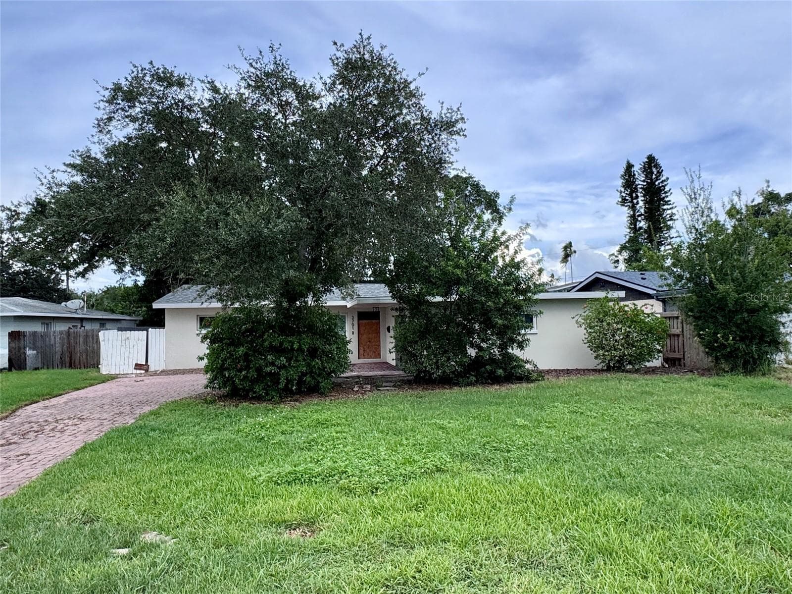 Single Family Residence at 3701 SHORE ACRES BLVD NE, ST PETERSBURG, photo 2 of 37