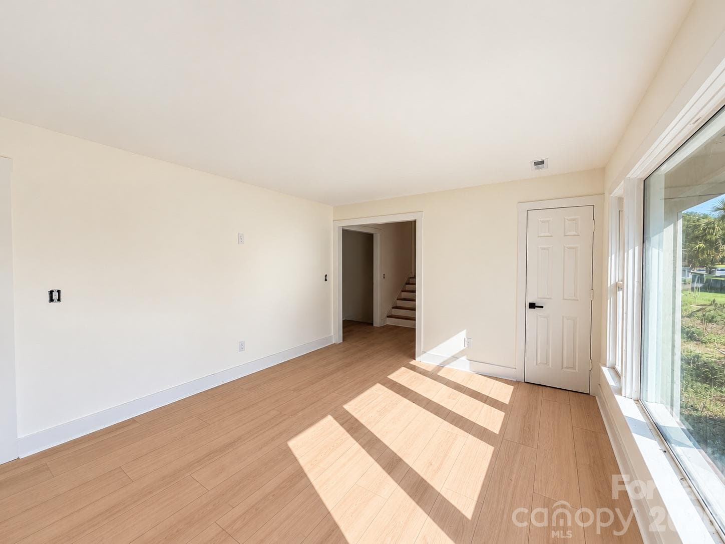 Single Family Residence at 1827 Edgewater Drive, Charlotte, photo 10 of 43