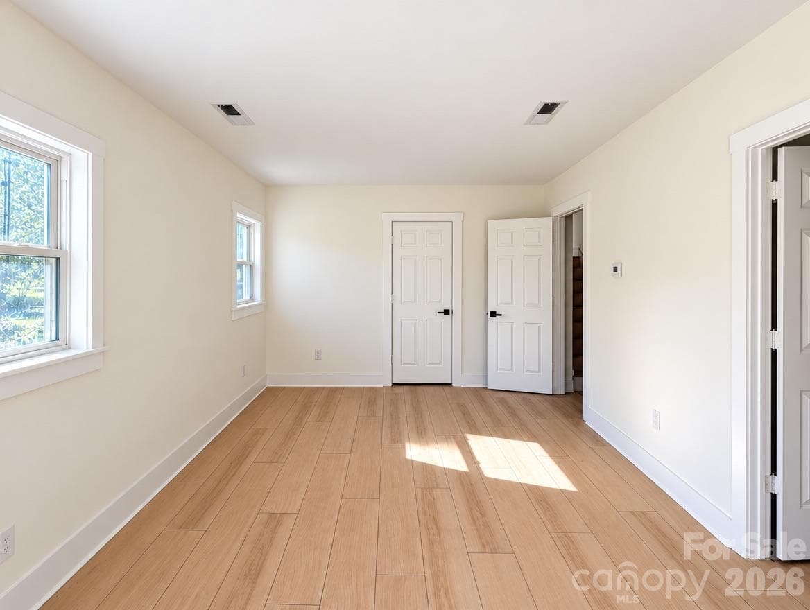 Single Family Residence at 1827 Edgewater Drive, Charlotte, photo 20 of 43
