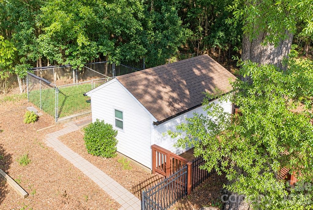 Single Family Residence at 1827 Edgewater Drive, Charlotte, photo 40 of 43