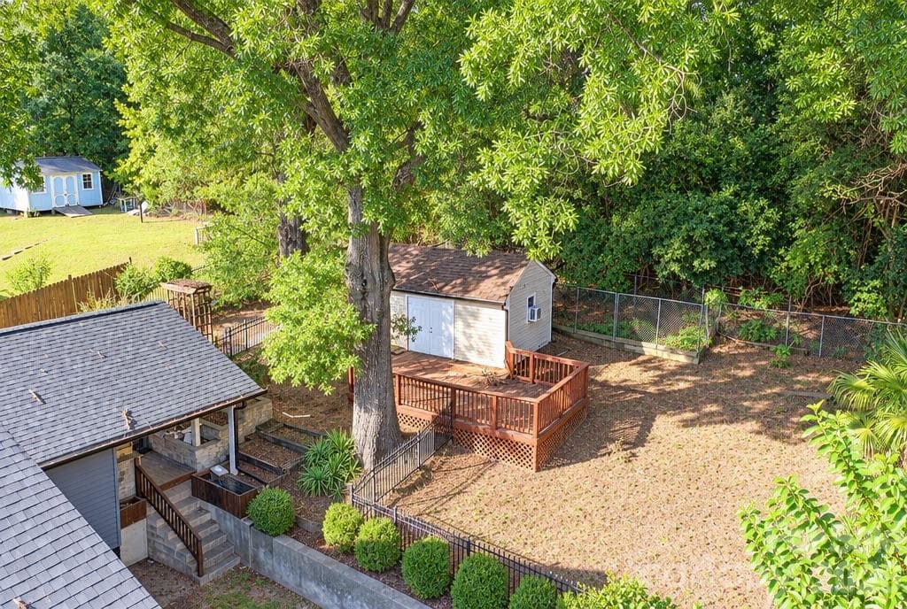 Single Family Residence at 1827 Edgewater Drive, Charlotte, photo 41 of 43