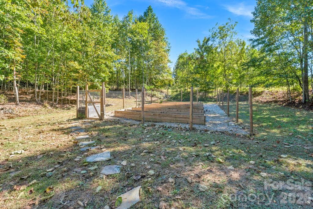 Single Family Residence at 334 Scenic Vista Drive, Nebo, photo 39 of 48