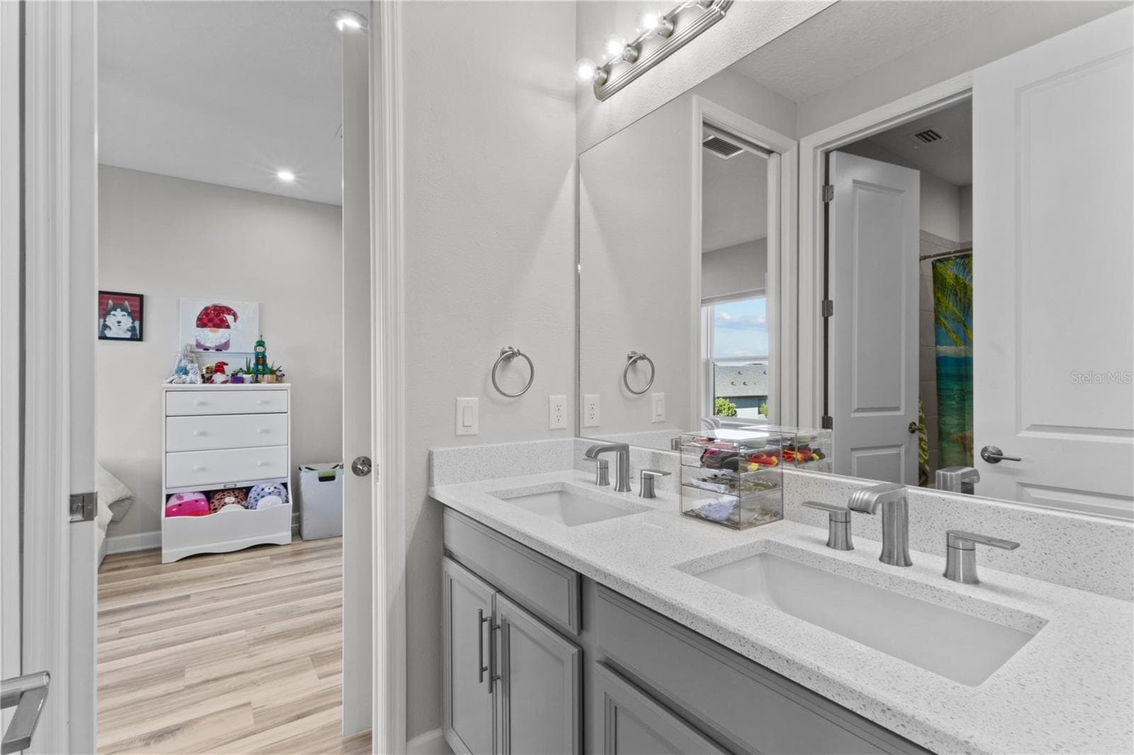 Guest Bathroom #2 (Jack and Jill) - 9113 LUNA LN, SARASOTA
