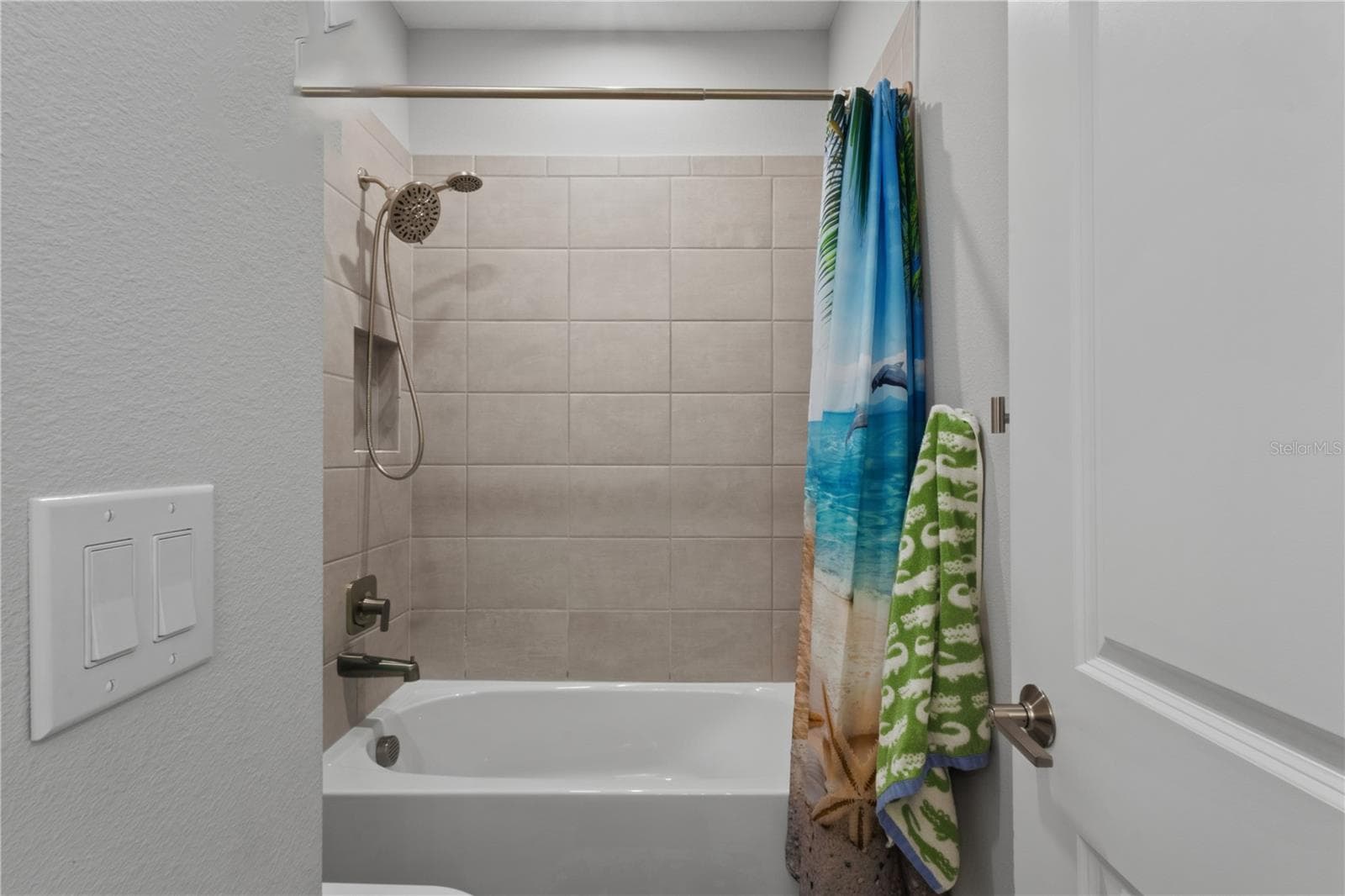 Guest Bathroom #2 (Jack and Jill) - 9113 LUNA LN, SARASOTA
