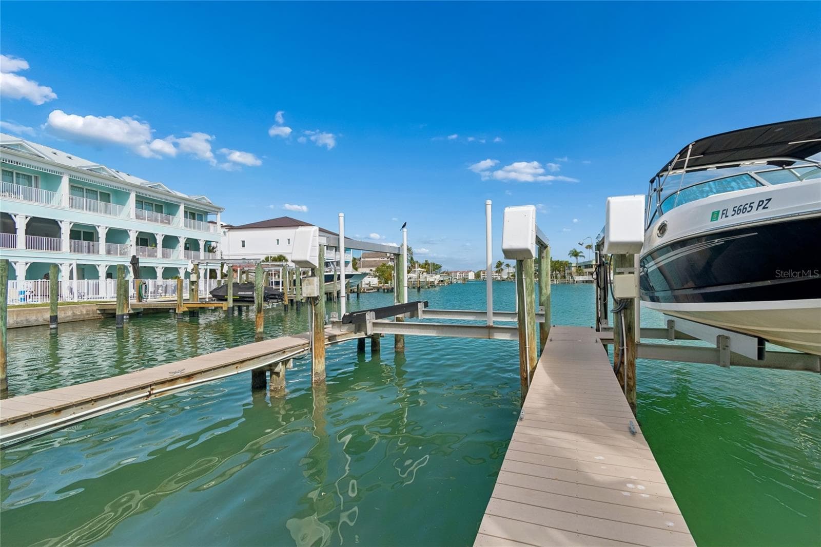 Bring your boat! Sunset cruises in less than 7 minutes to the Gulf. - 152 117TH AVE, TREASURE ISLAND
