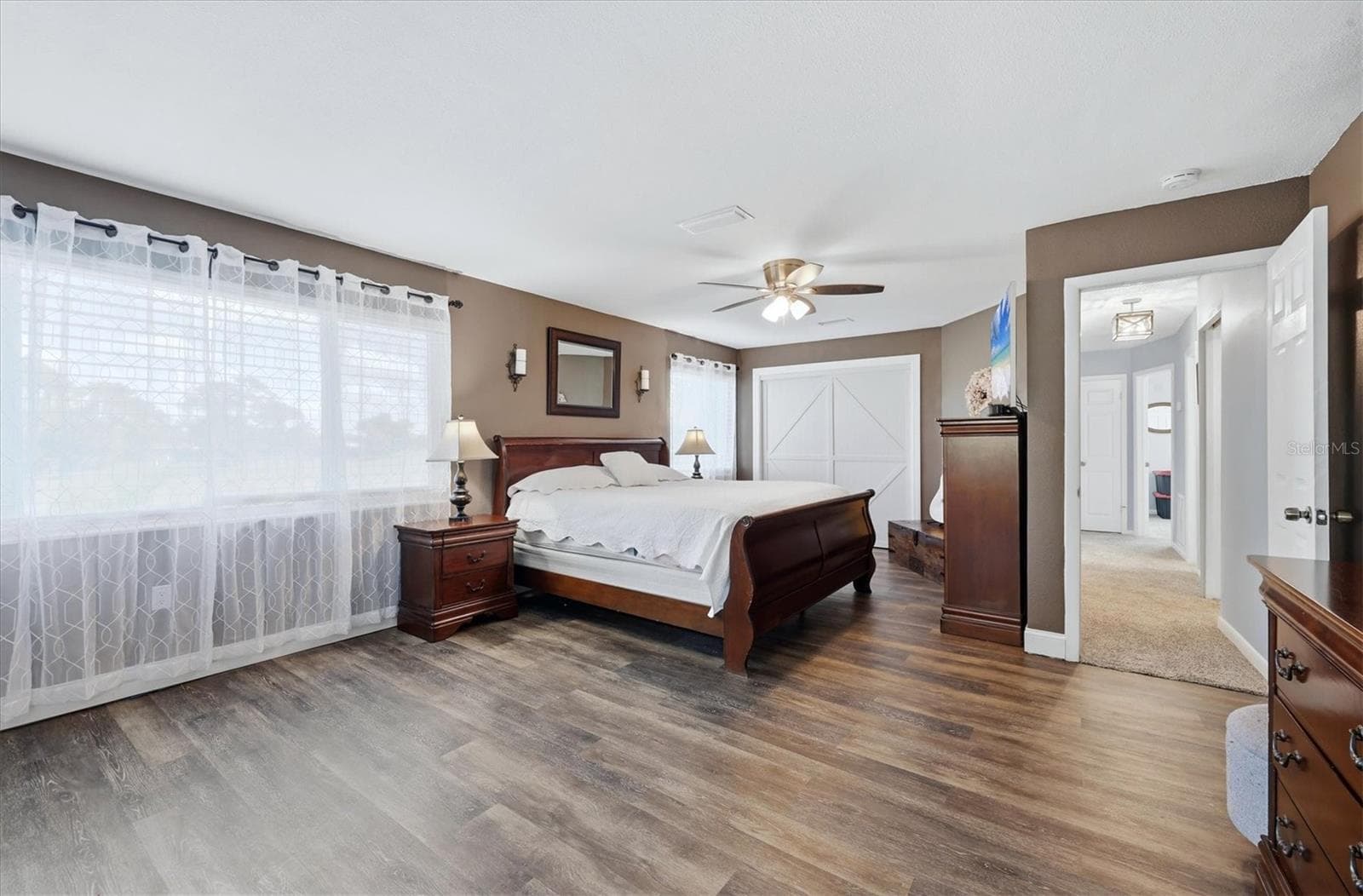 Primary bedrom with ensuite bath - 90 OAKLAND HILLS CT, ROTONDA WEST