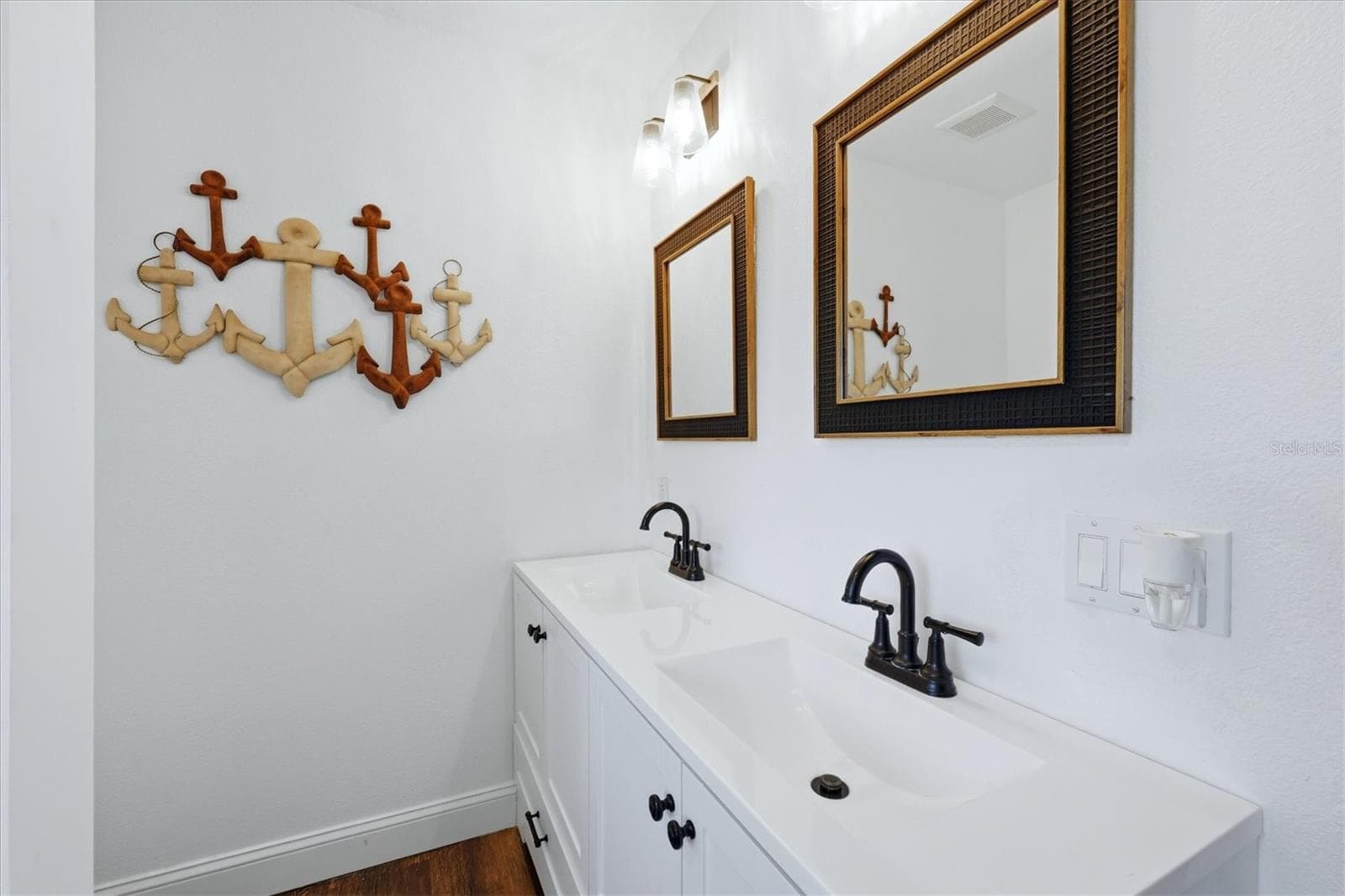 Single Family Residence at 90 OAKLAND HILLS CT, ROTONDA WEST, photo 19 of 63