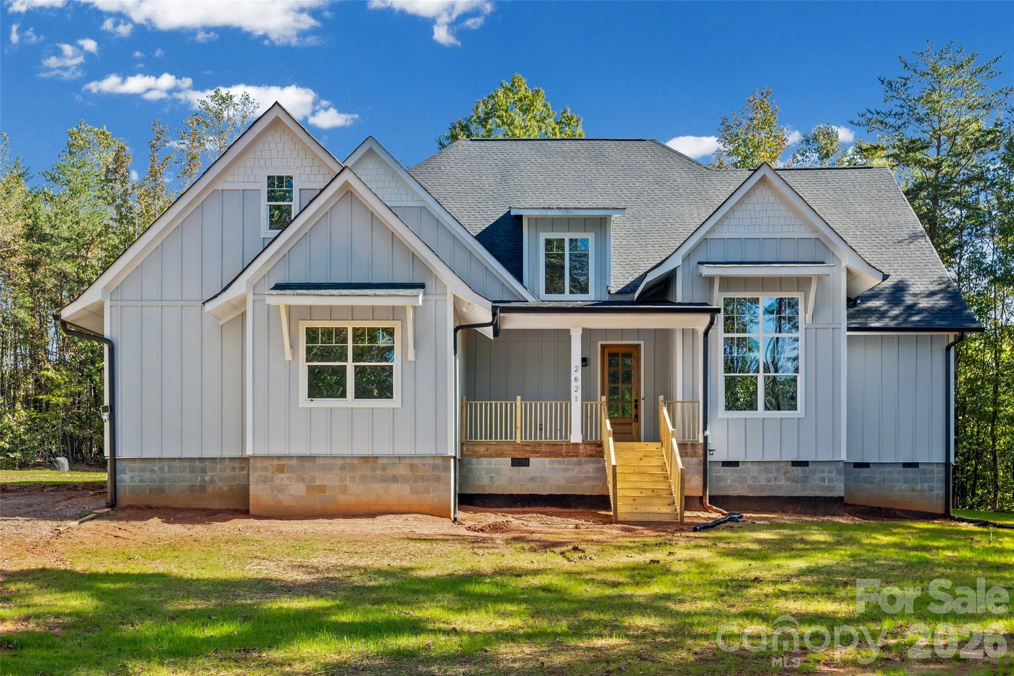 Single Family Residence at 2621 Moon Creek Lane, Clover, photo 2 of 46