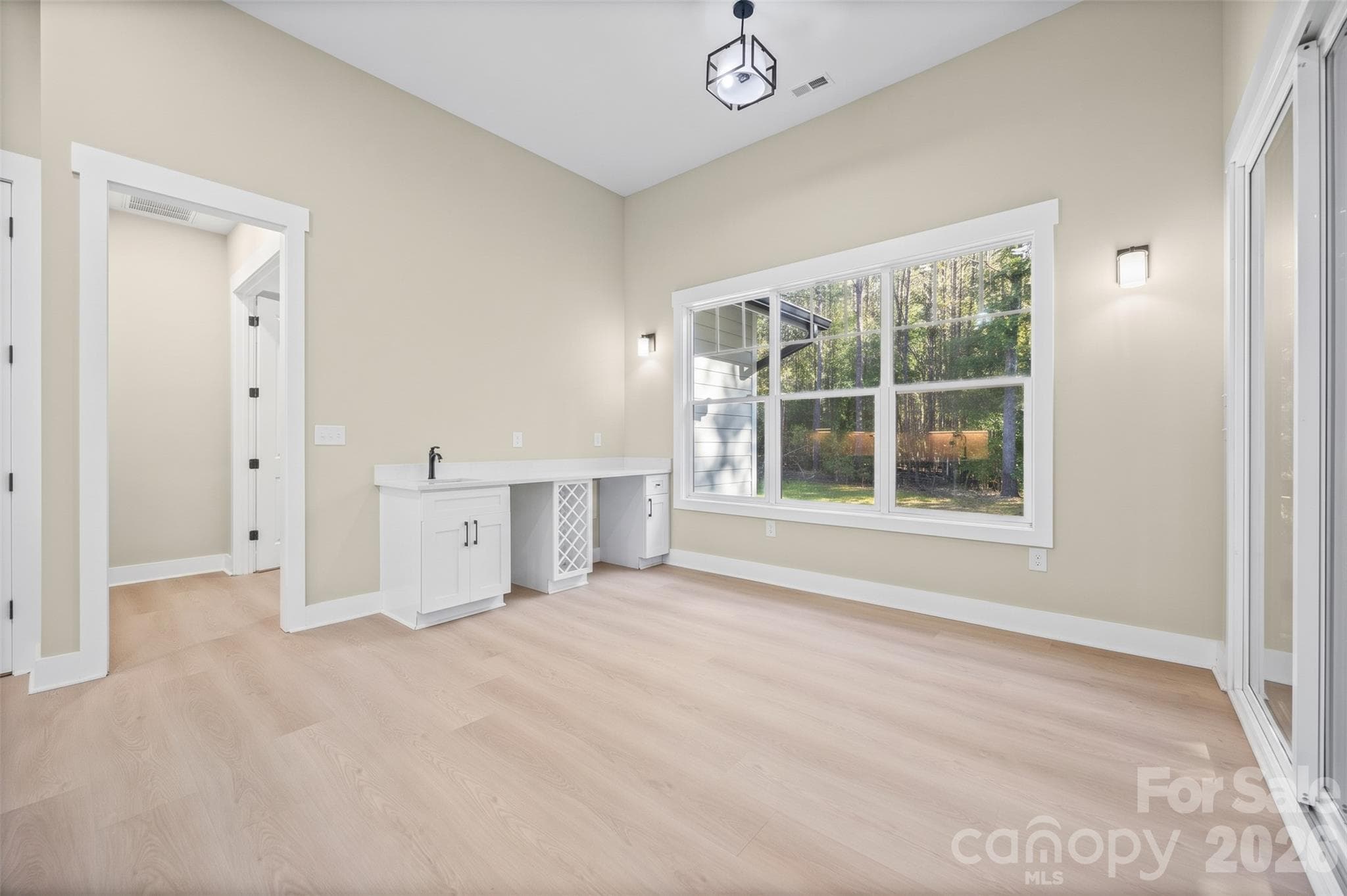 Single Family Residence at 2621 Moon Creek Lane, Clover, photo 11 of 46