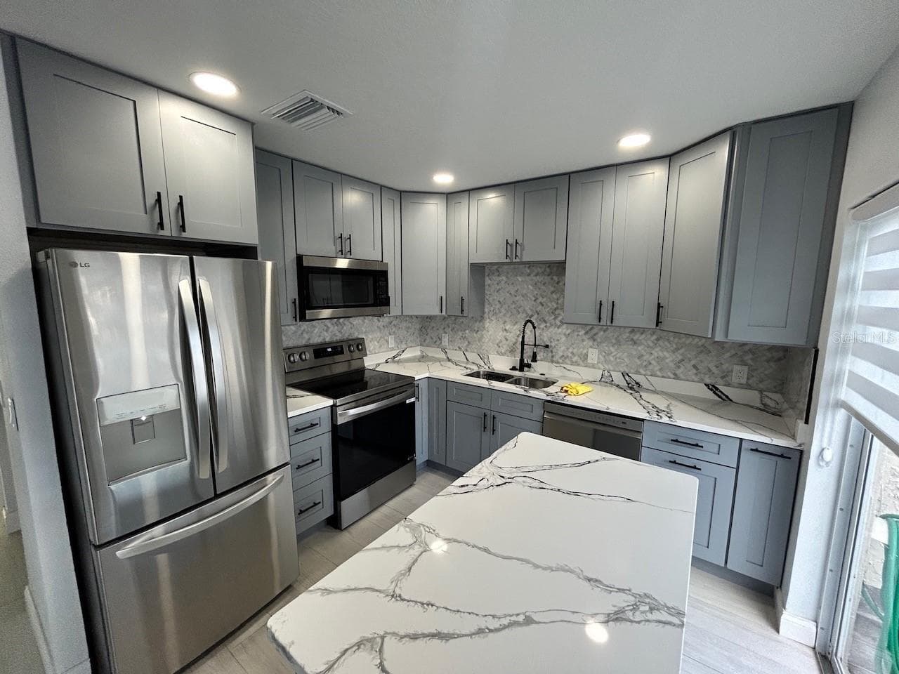 Empty Kitchen - 4207 FOGCUTTER CT, TAMPA