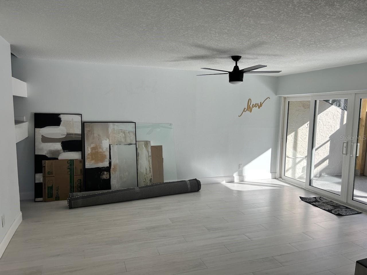 Empty Living Room - 4207 FOGCUTTER CT, TAMPA