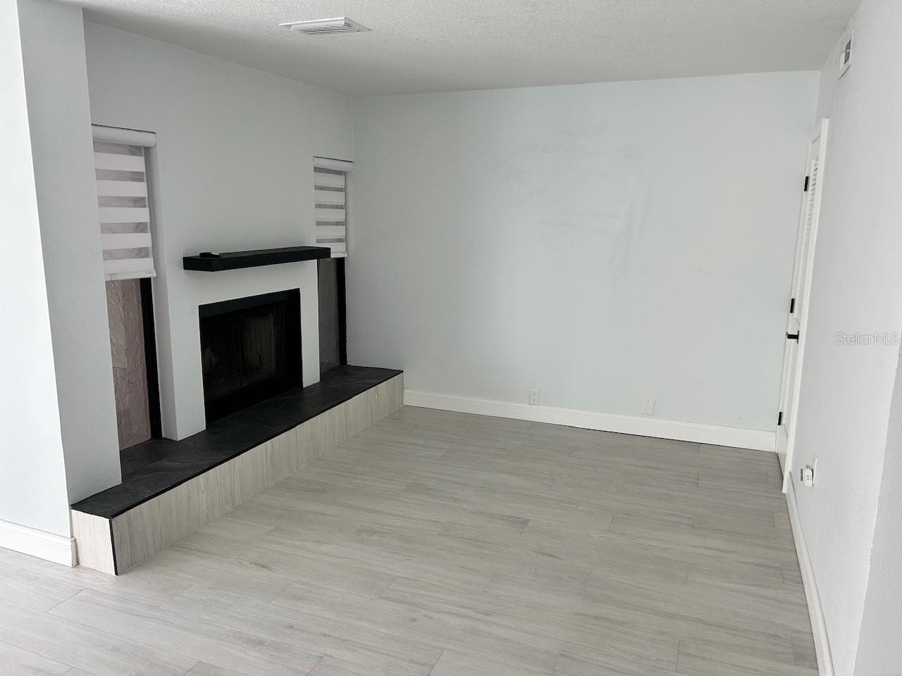Empty Den Area - 4207 FOGCUTTER CT, TAMPA