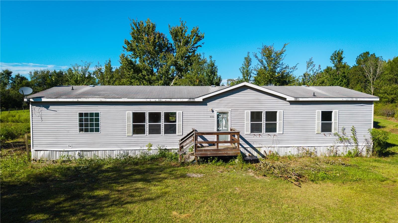 Manufactured Home at 4752 W STATE ROAD 235, LA CROSSE, photo 3 of 40