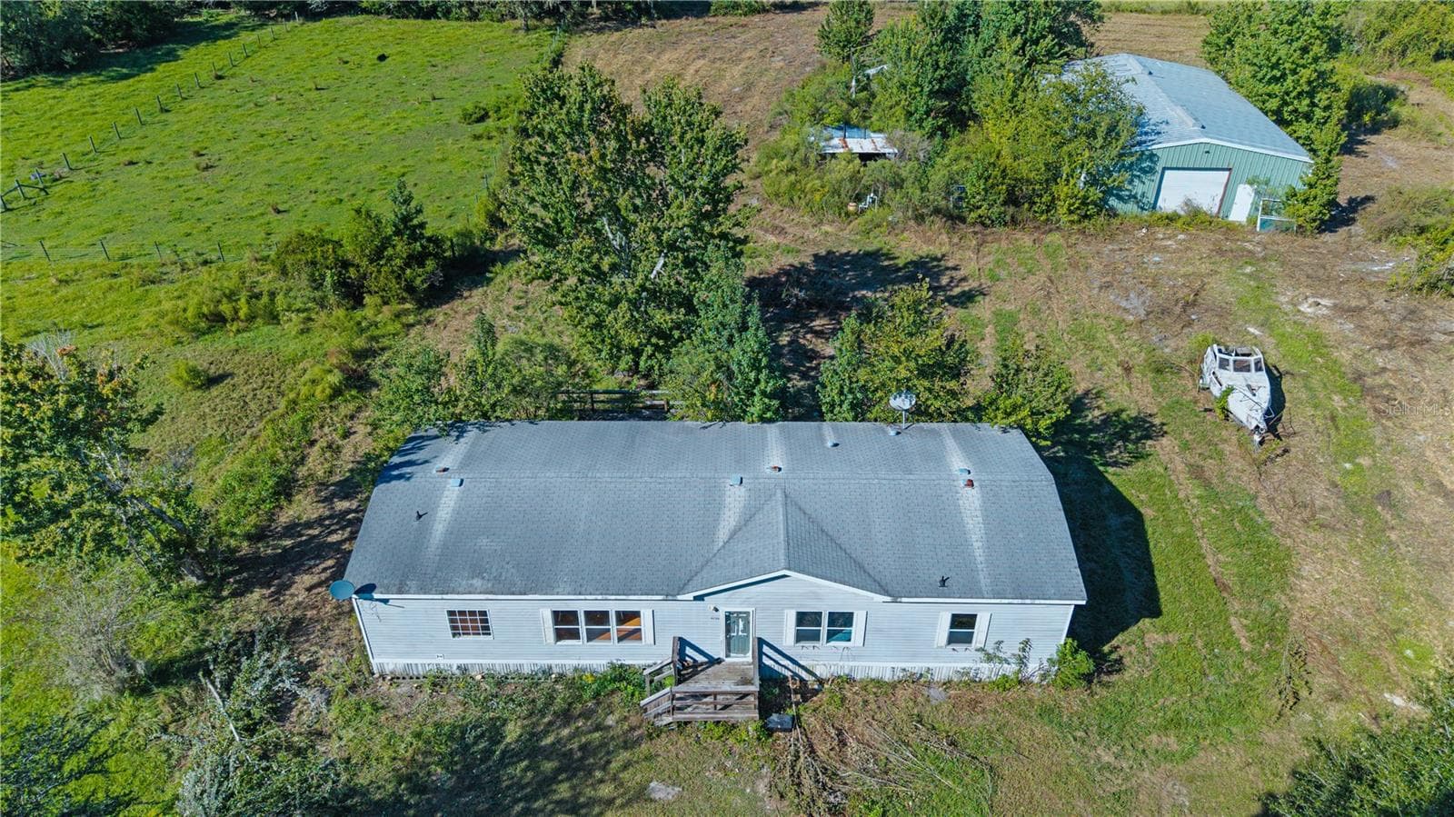 Manufactured Home at 4752 W STATE ROAD 235, LA CROSSE, photo 37 of 40