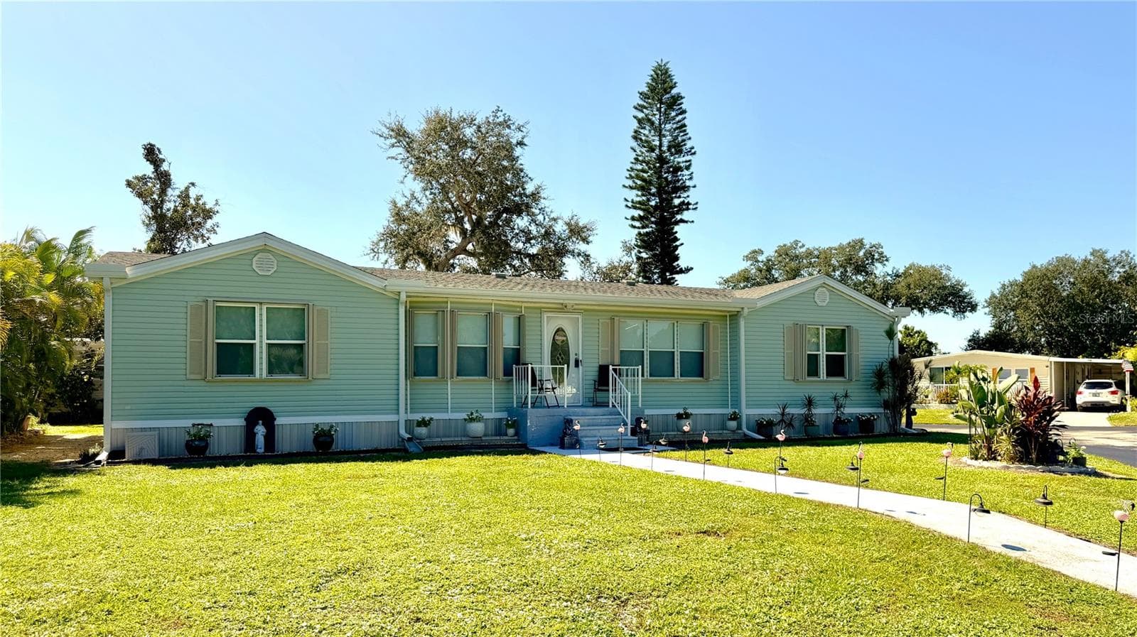 Spacious front yard - 24437 HARBORVIEW RD #70, PORT CHARLOTTE