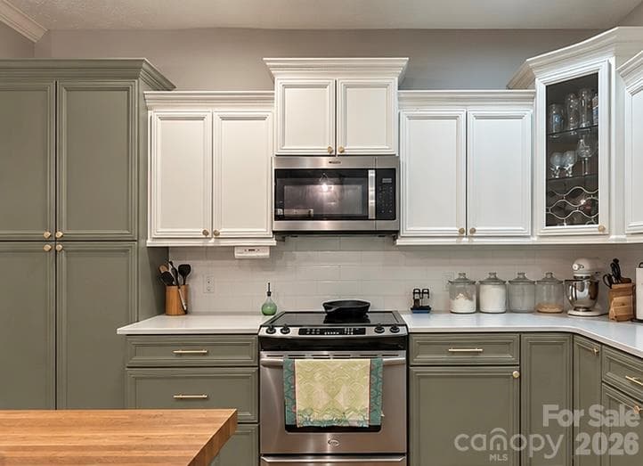 Updated colors on the cabinetry creates soothing and inviting space - 170 Cape Martin Circle, Hendersonville