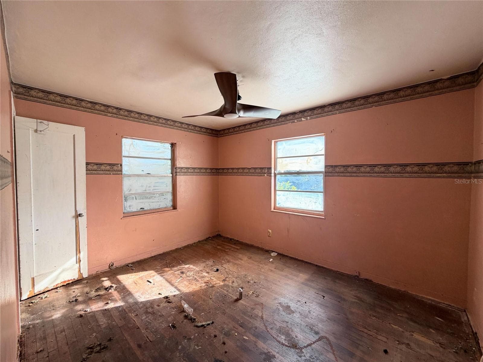 Single Family Residence at 2221 UNION ST S, ST PETERSBURG, photo 5 of 36