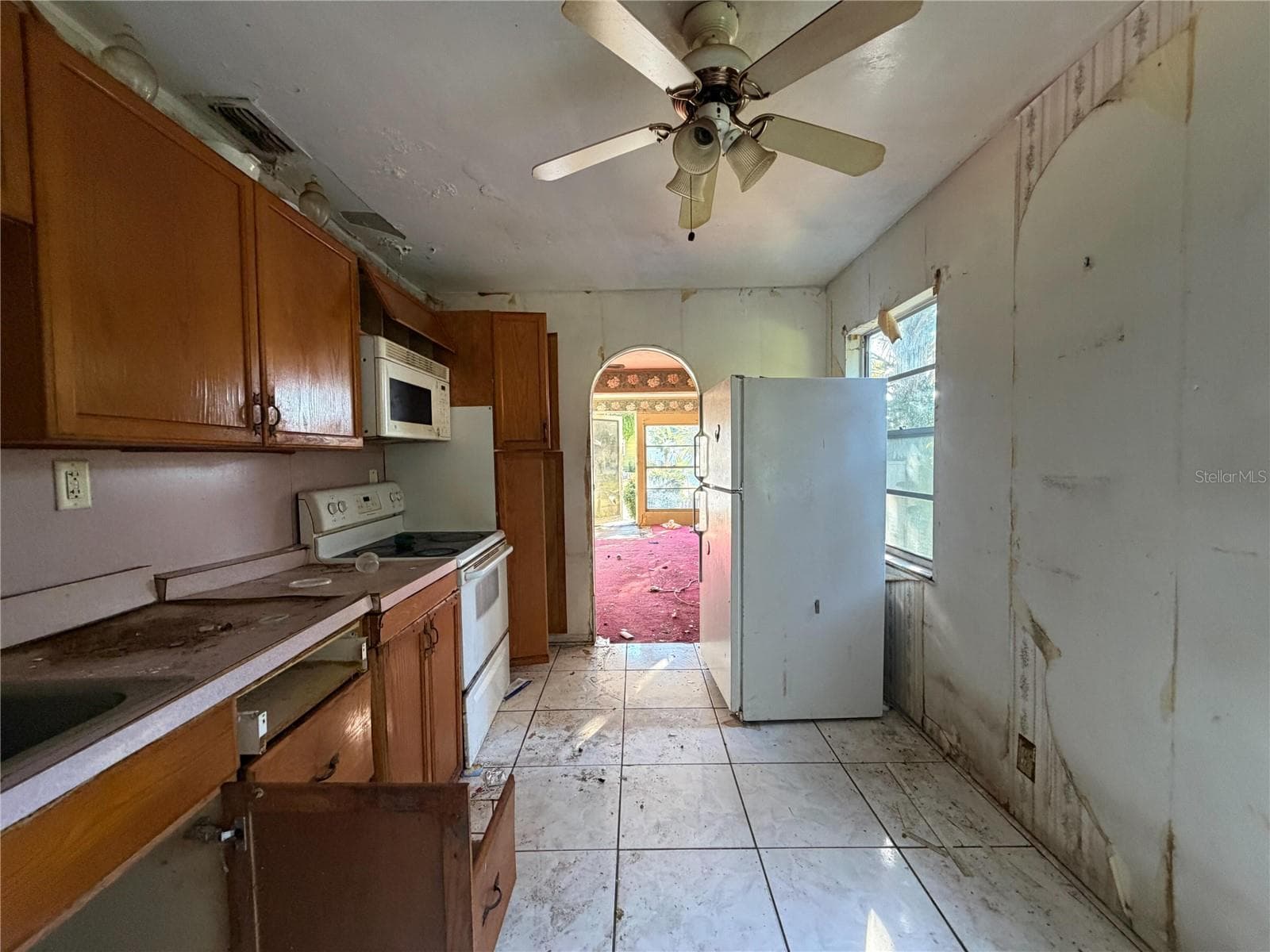 Single Family Residence at 2221 UNION ST S, ST PETERSBURG, photo 7 of 36