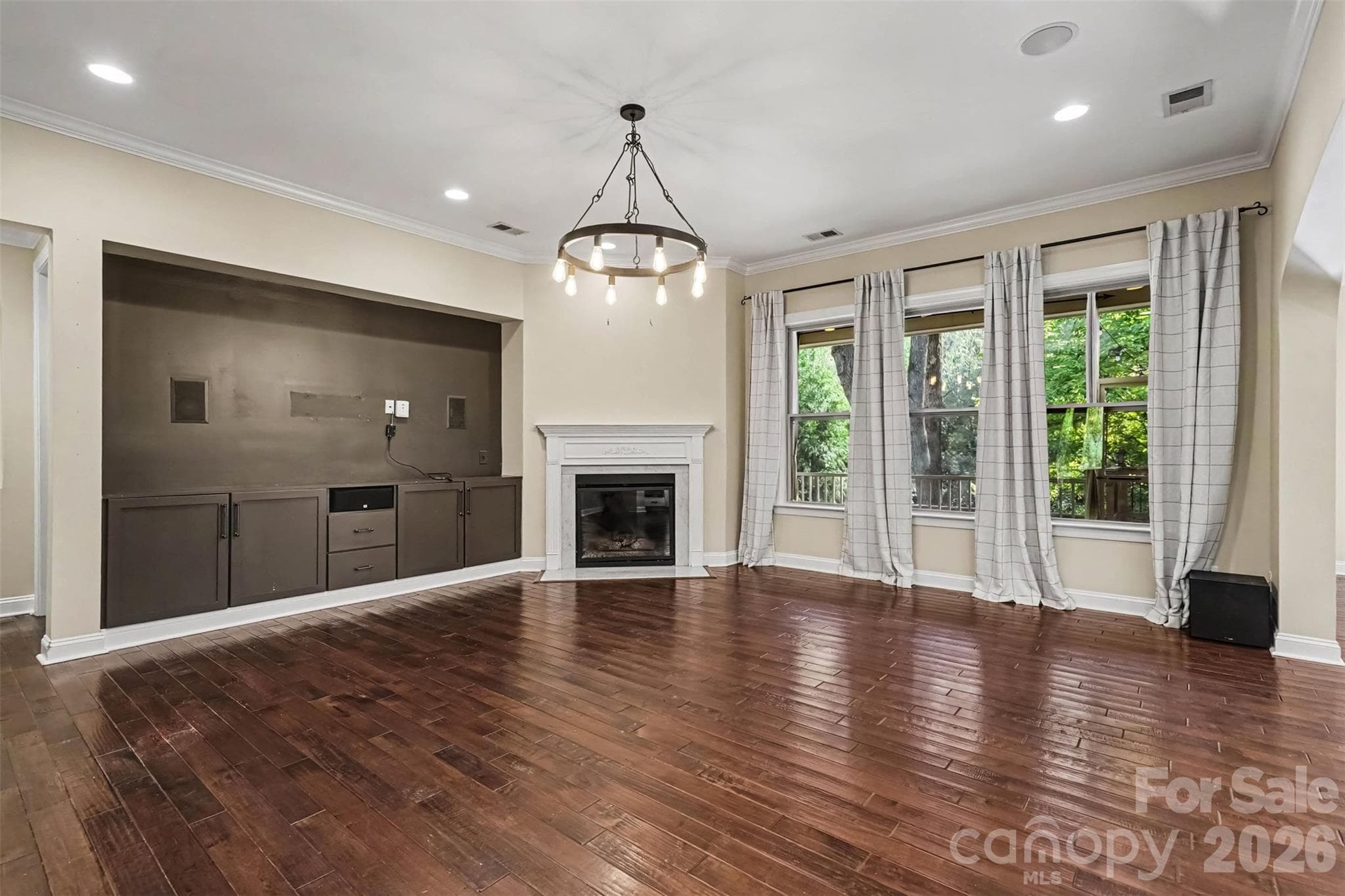 Single Family Residence at 12609 Burr Oak Lane, Charlotte, photo 7 of 48