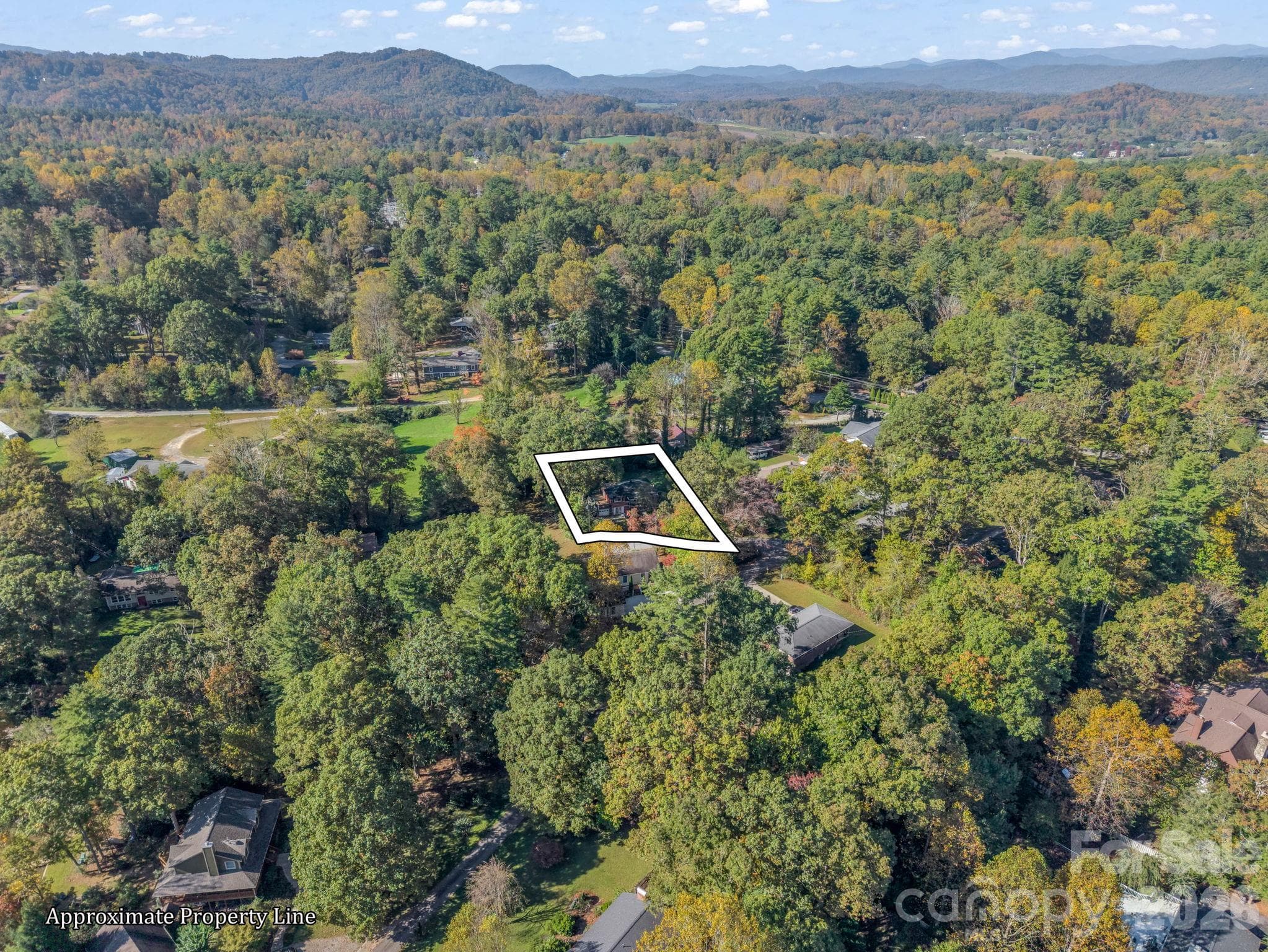 Single Family Residence at 88 Lake Rugby Drive, Hendersonville, photo 35 of 38