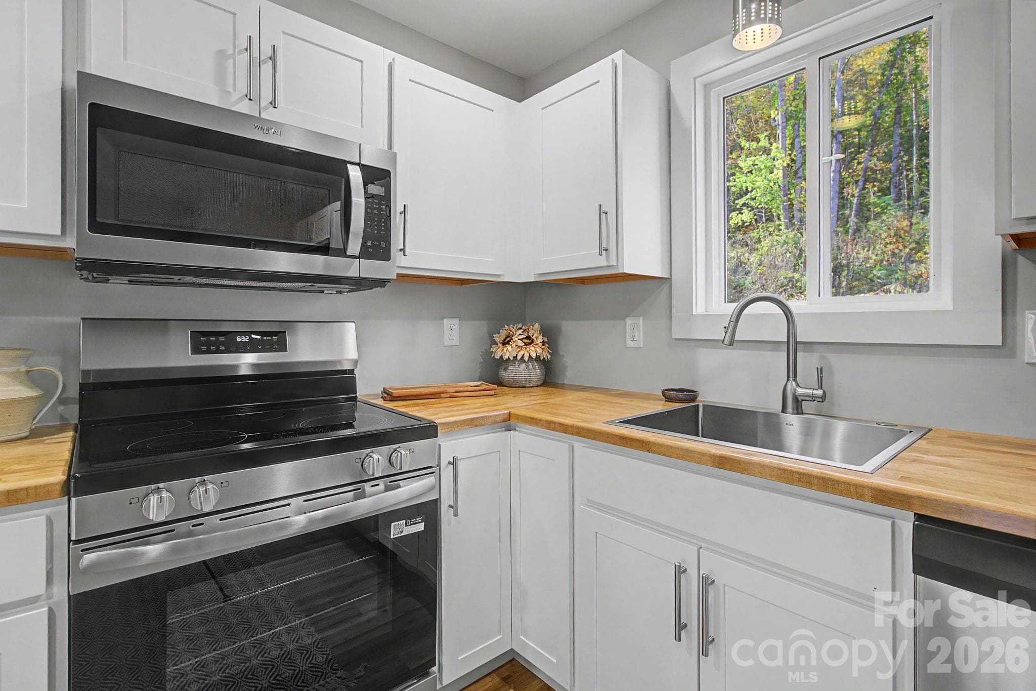 Single Family Residence at 84 Skip Stone Road, Asheville, photo 21 of 49