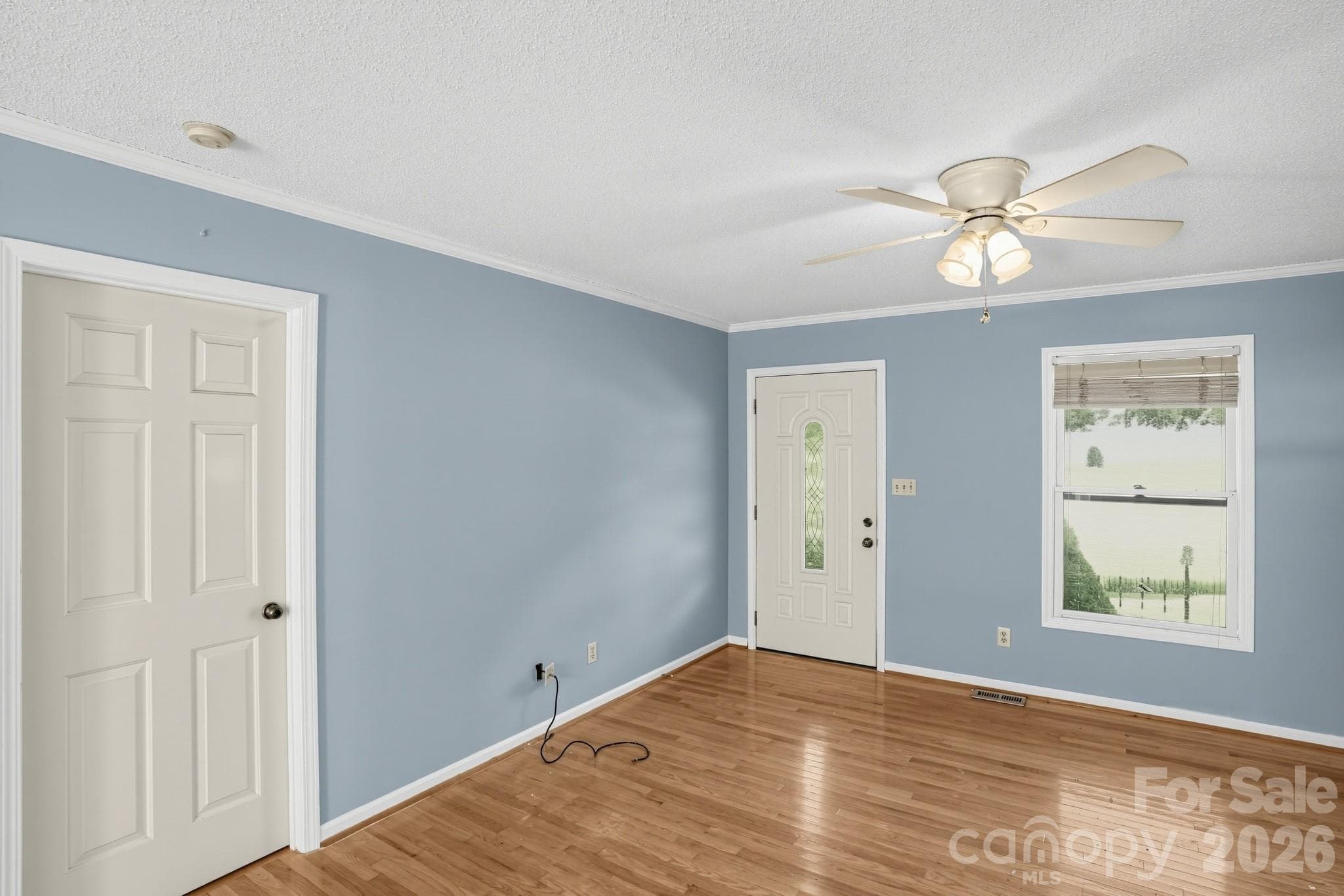 Single Family Residence at 3033 26th Street Lane, Hickory, photo 3 of 30