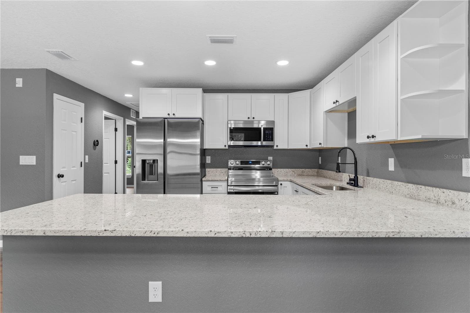 Single Family Residence at 20073 SW RAINBOW LAKES BLVD, DUNNELLON, photo 4 of 23