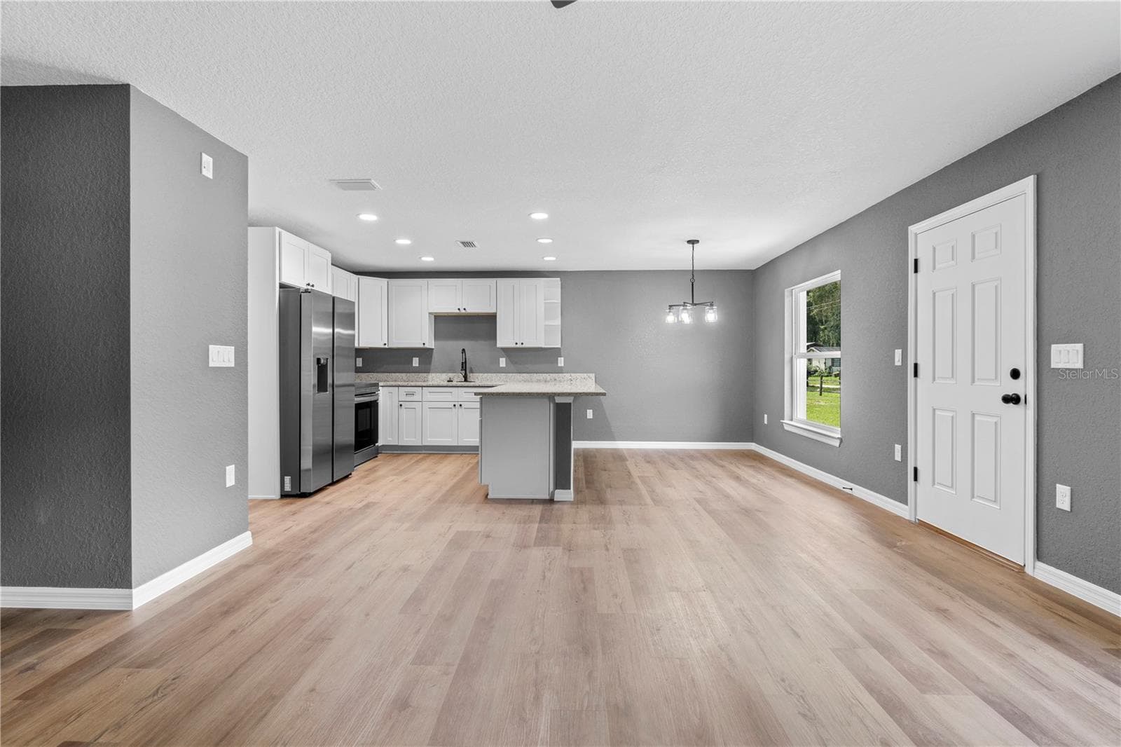 Single Family Residence at 20073 SW RAINBOW LAKES BLVD, DUNNELLON, photo 8 of 23
