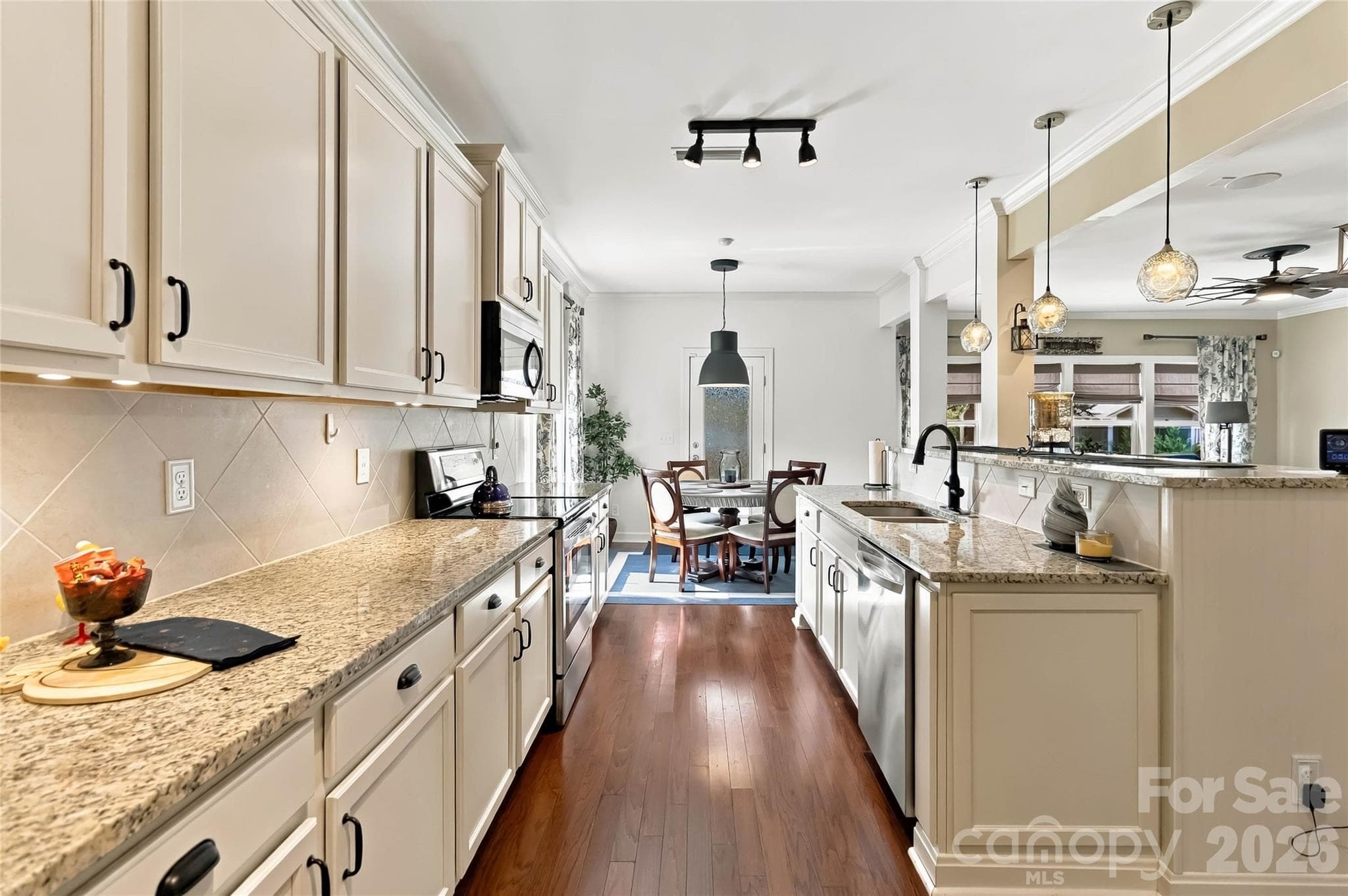 Single Family Residence at 15221 Kissimmee Lane, Mint Hill, photo 15 of 41