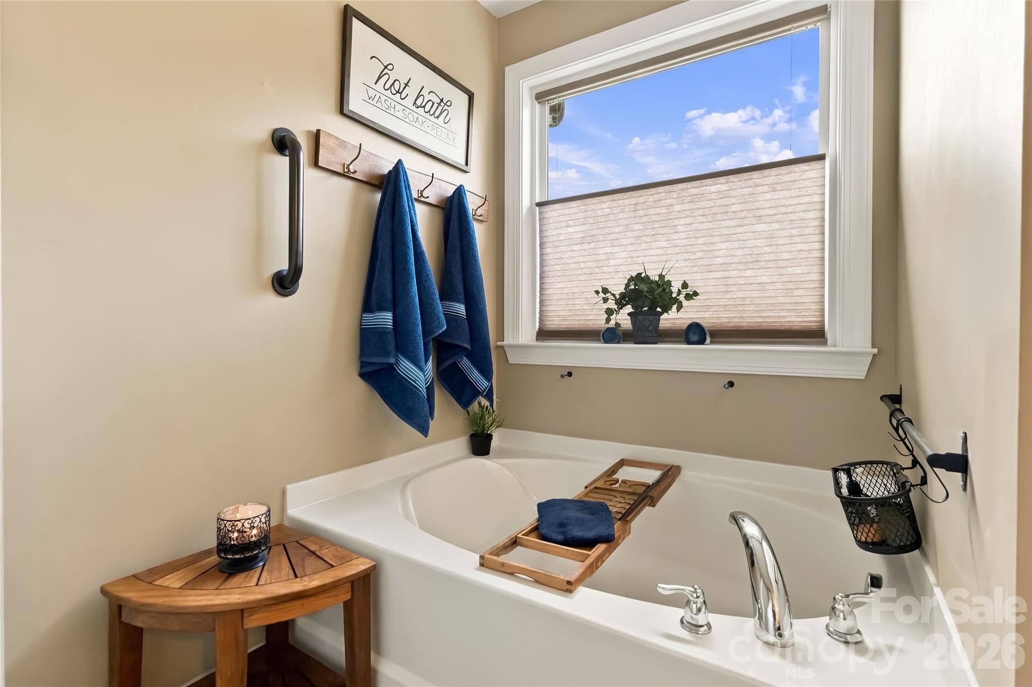 Garden Tub - 15221 Kissimmee Lane, Mint Hill
