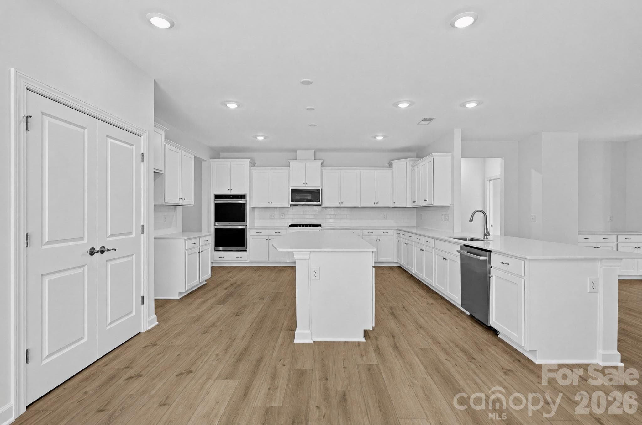 Single Family Residence at 5337 Redbud Road, Lancaster, photo 15 of 32
