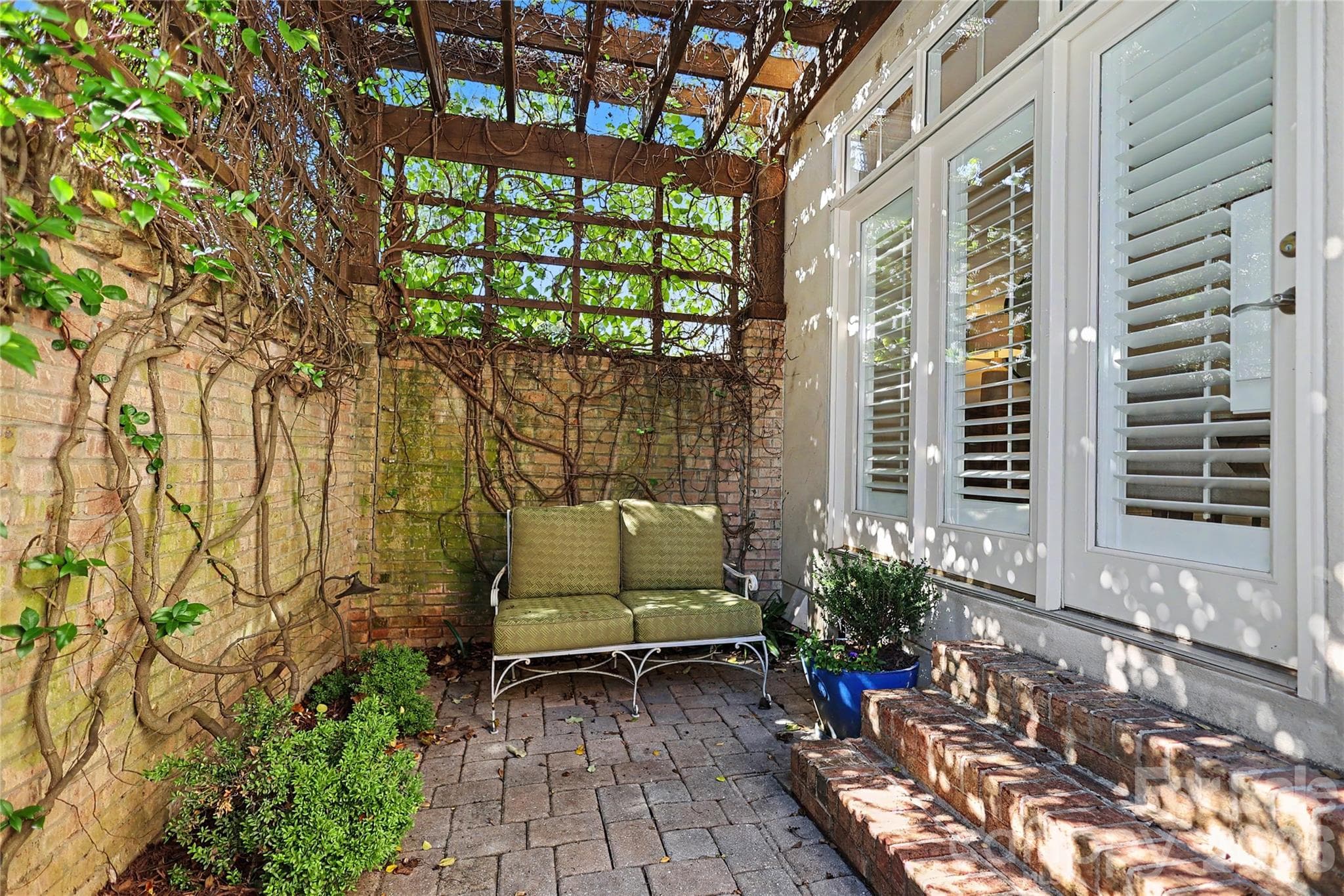 Townhouse at 2614 Chelsea Drive, Charlotte, photo 41 of 47