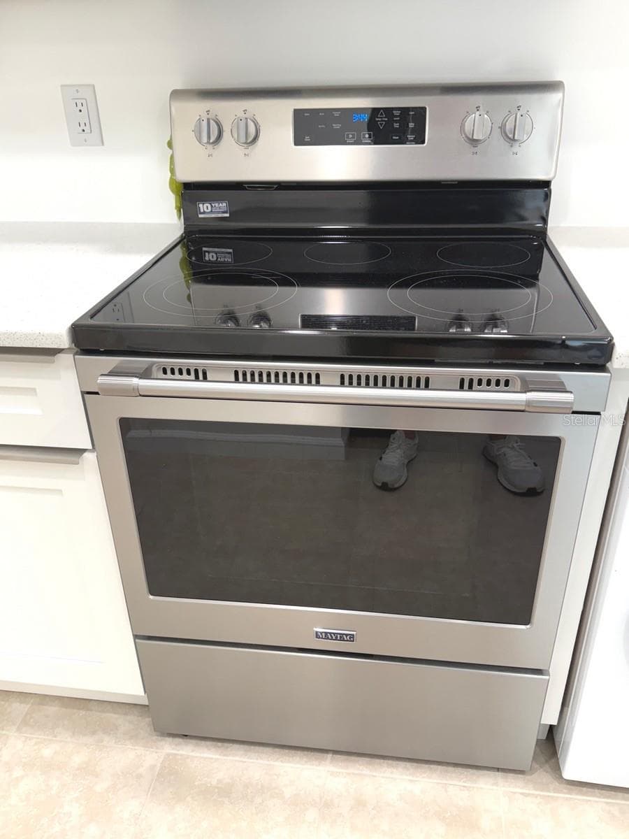 UPDATED to PERFECTION - 215 VALENCIA BLVD #107, BELLEAIR BLUFFS