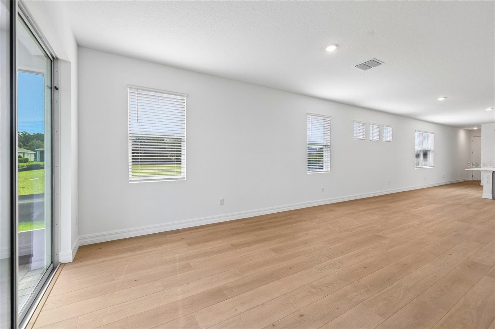Single Family Residence at 3963 KENNEBUNK LOOP, MOUNT DORA, photo 15 of 39