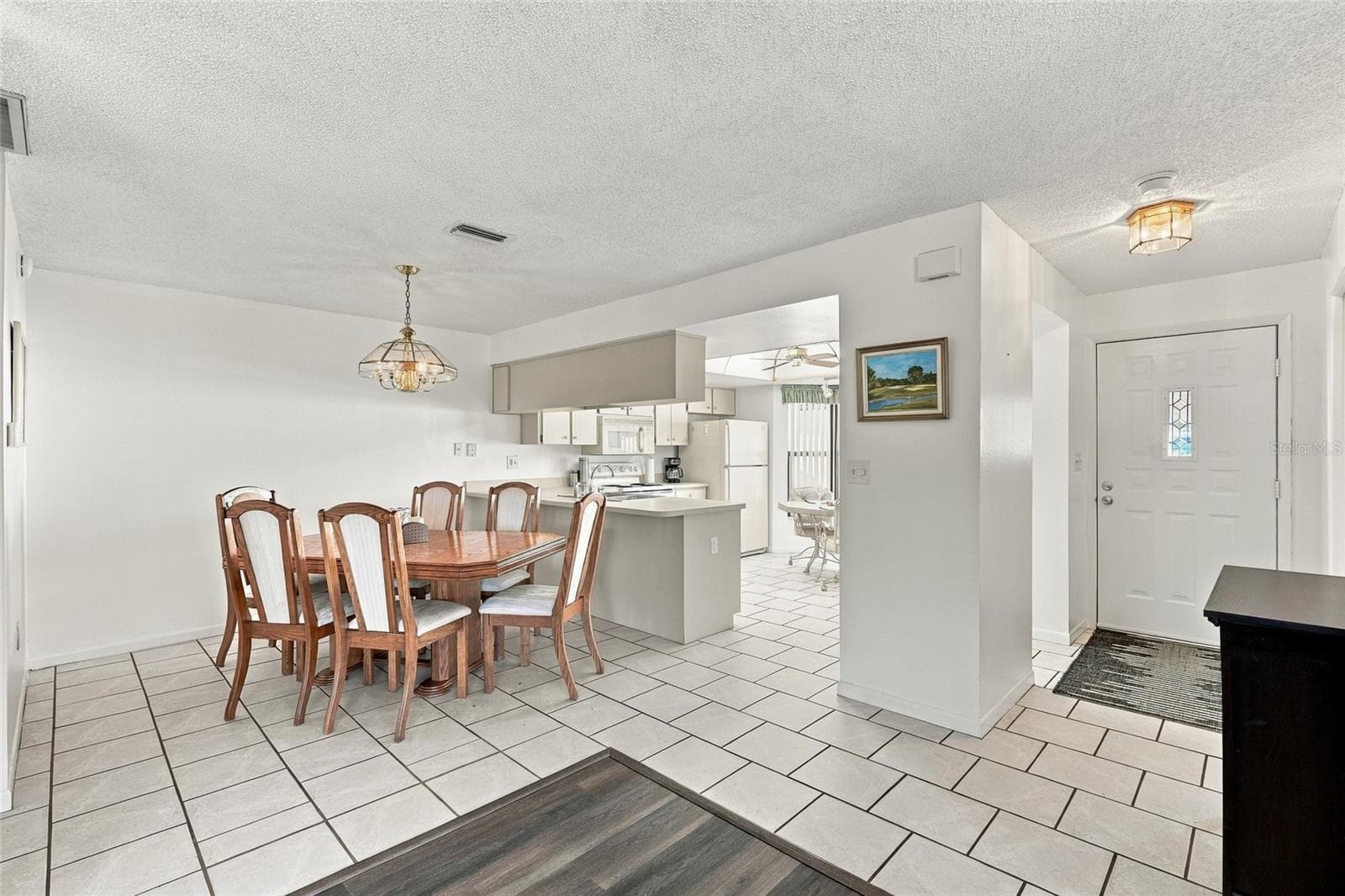 Condominium at 3422 LORI LN #3422, NEW PORT RICHEY, photo 8 of 38