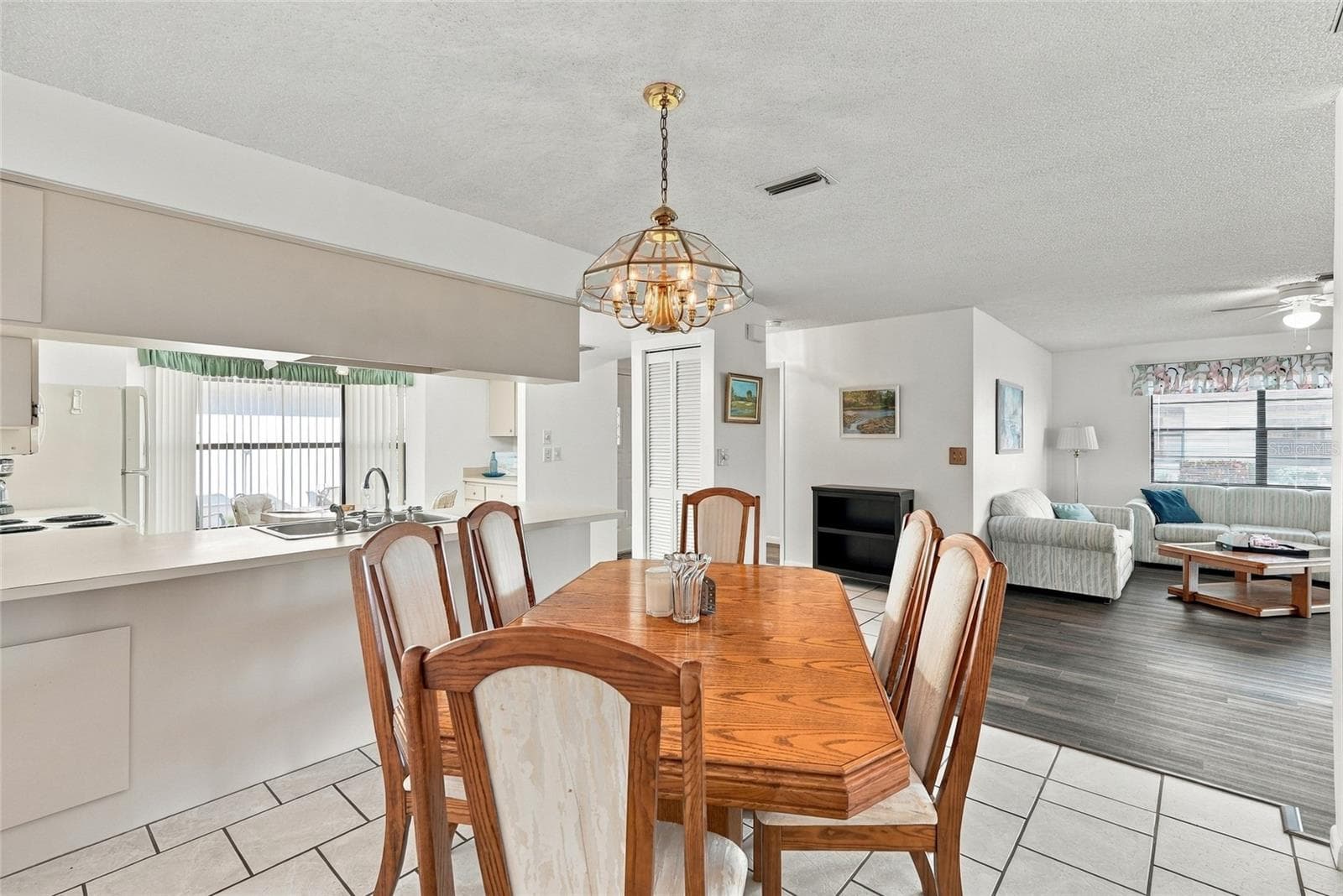 Condominium at 3422 LORI LN #3422, NEW PORT RICHEY, photo 9 of 38